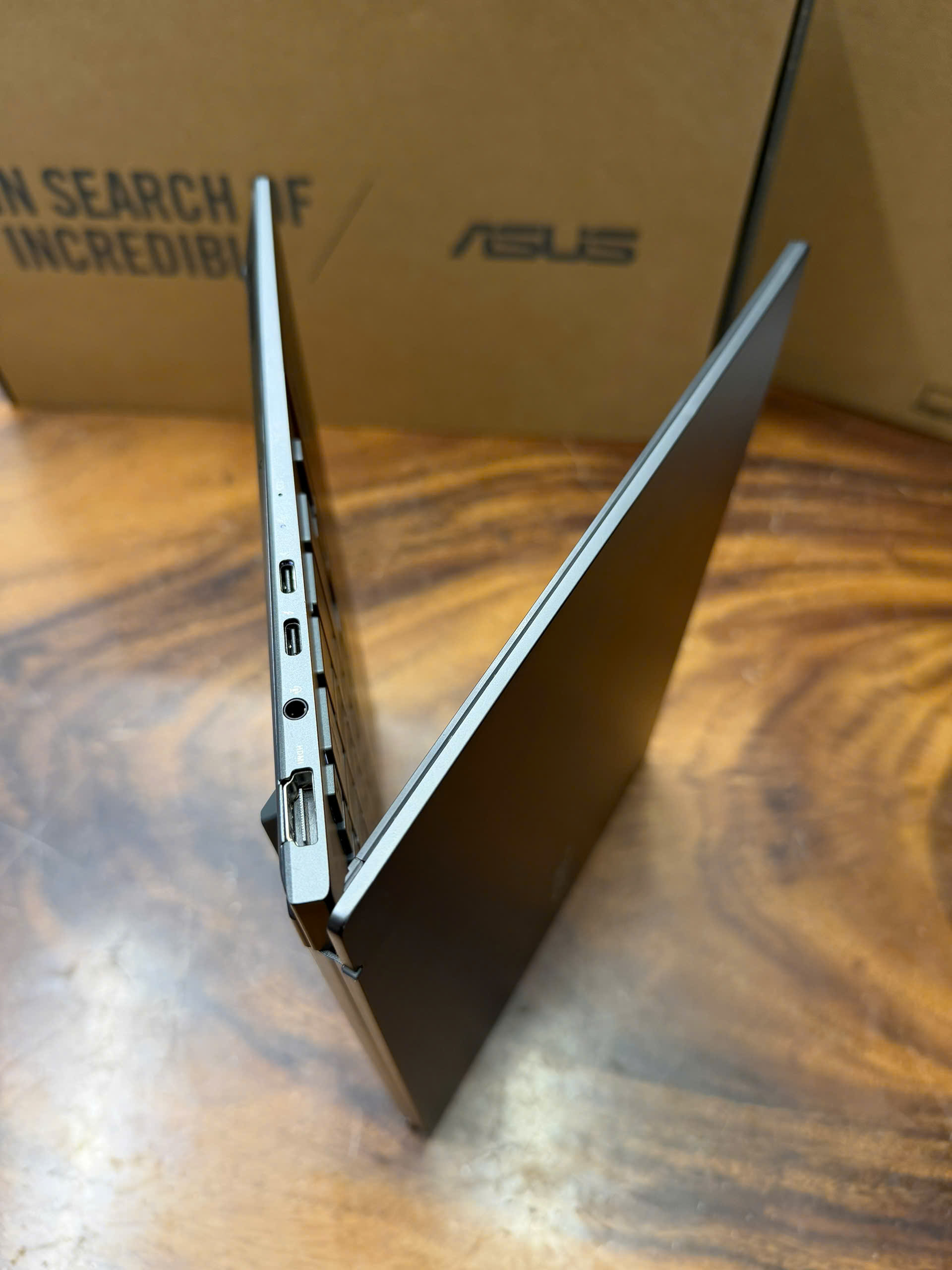 Asus Zenbook 14 Q415 (2)