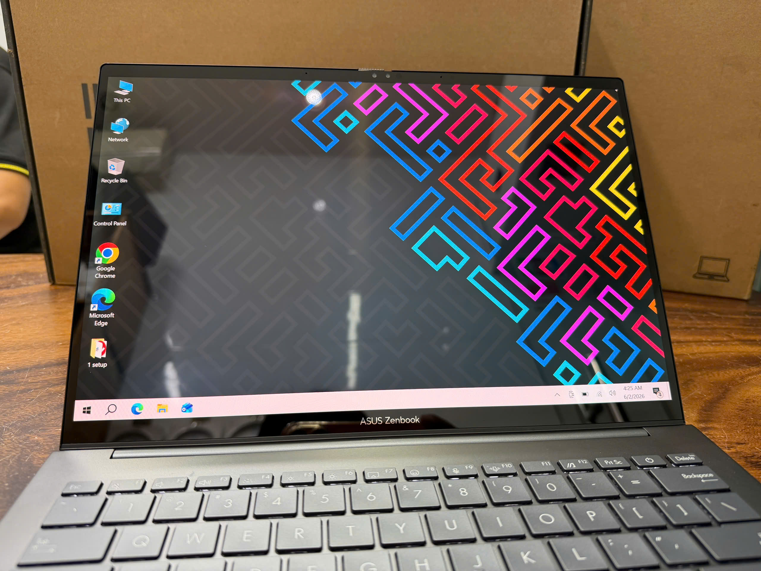 Asus Zenbook 14 Q415 (4)
