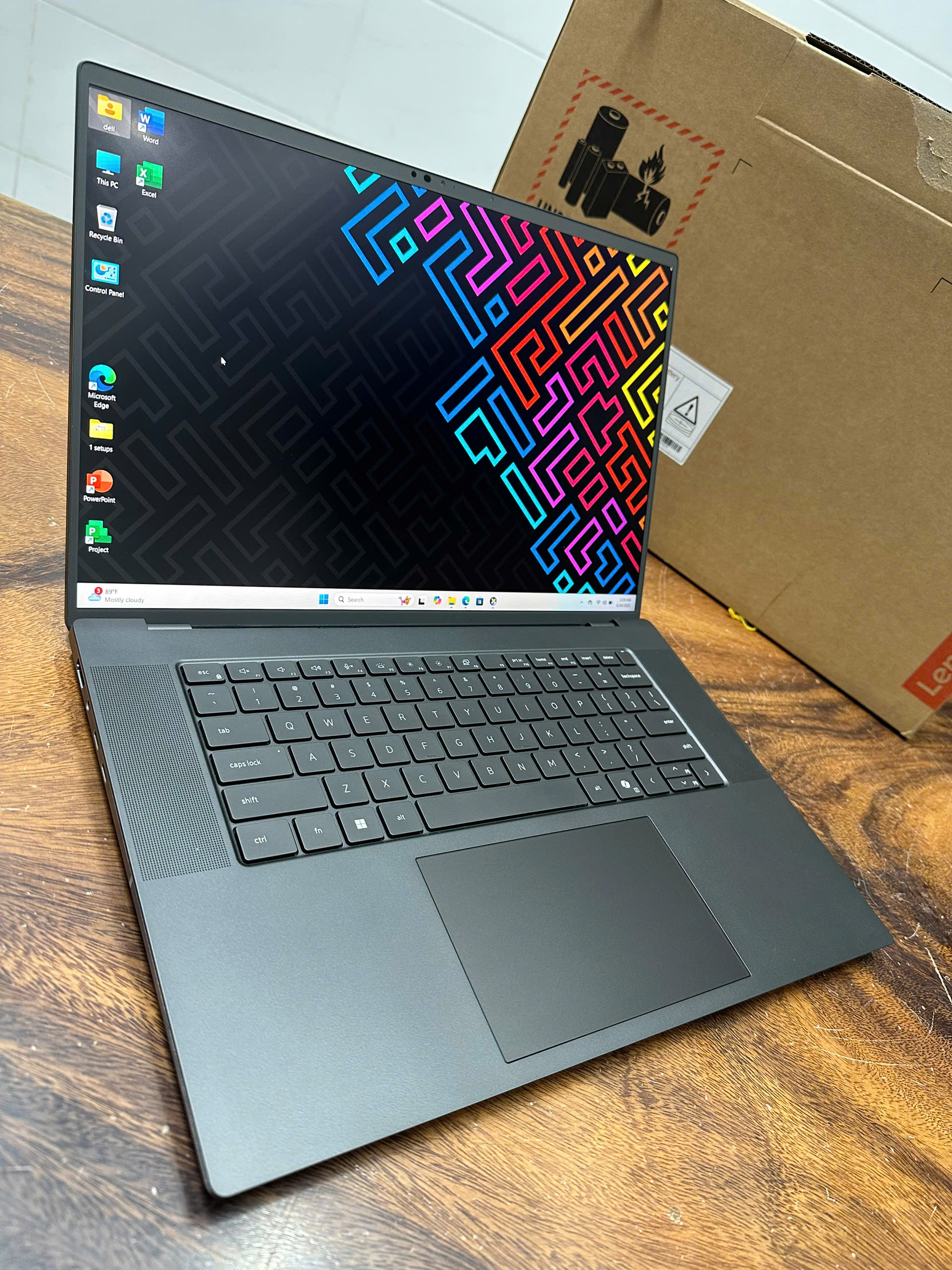 Dell Precision 5690 Fhd (2)
