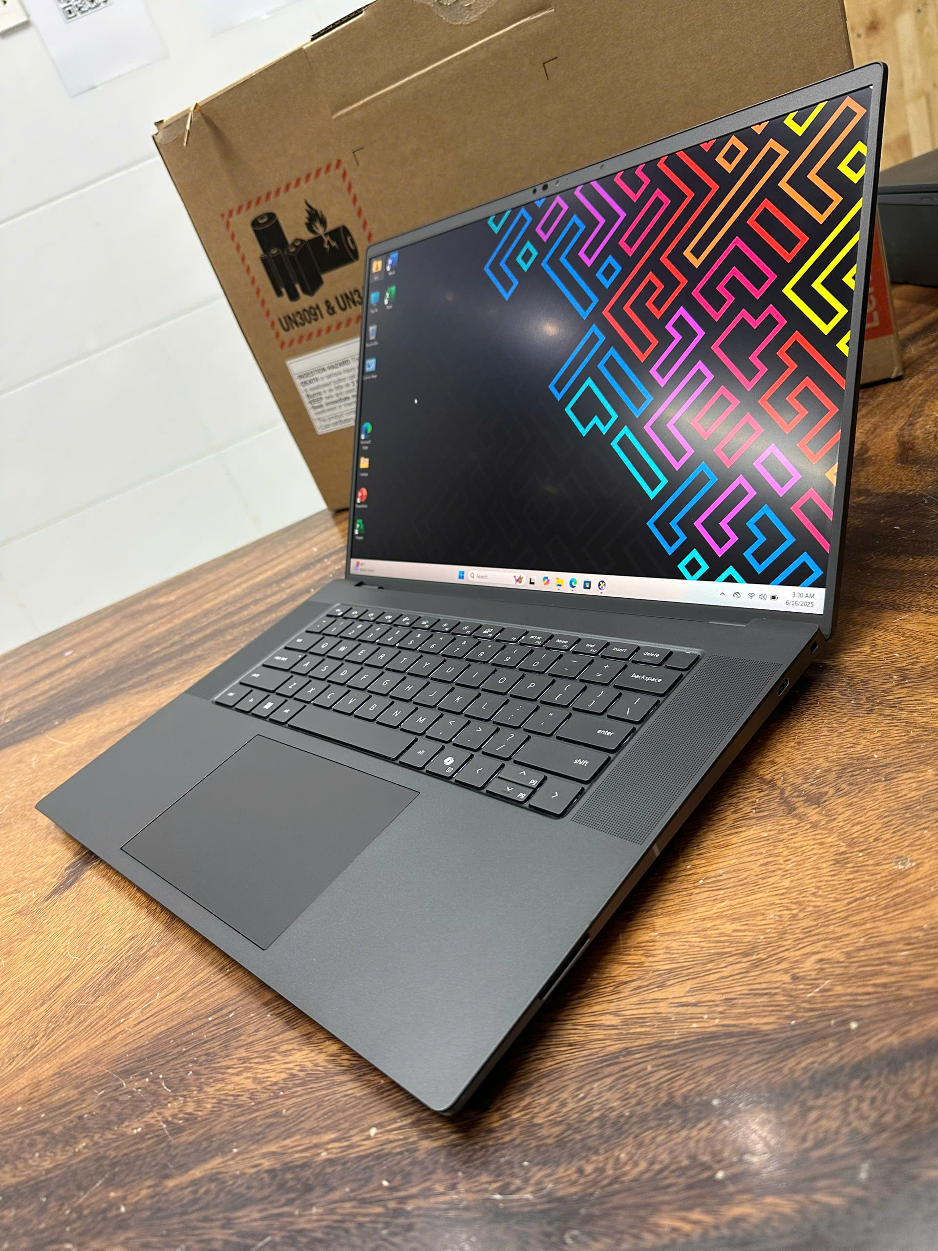 Dell Precision 5690 Fhd (8)
