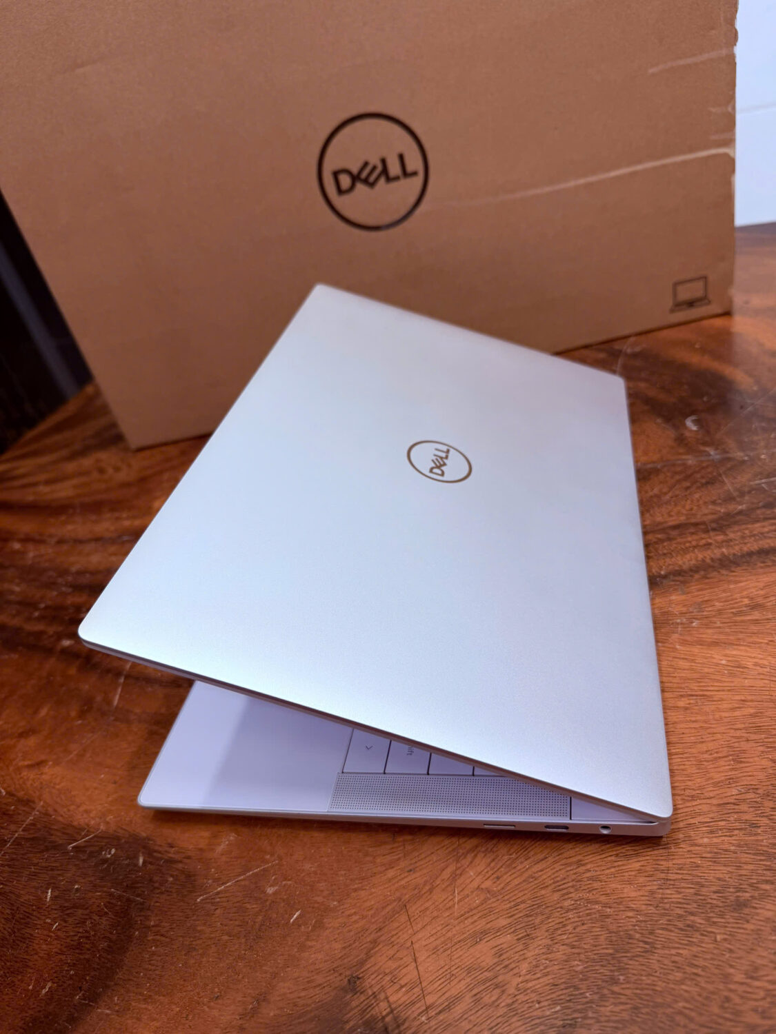 Dell xps 9440, ultra 7, 32G, 1T, RTX 4050, 14,5in Oled.