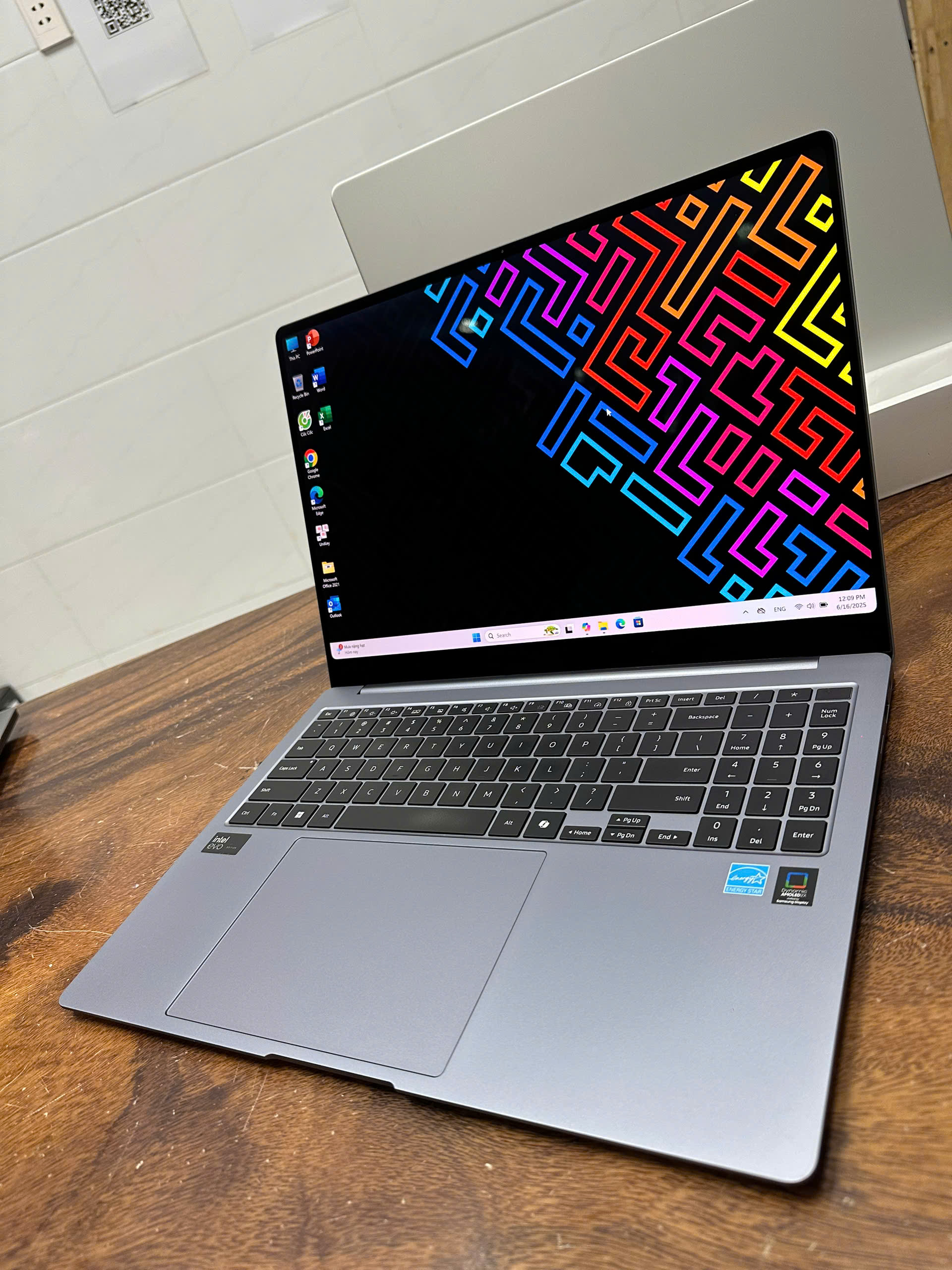 Samsung Galaxy Book4 Pro Np964xgk (7)