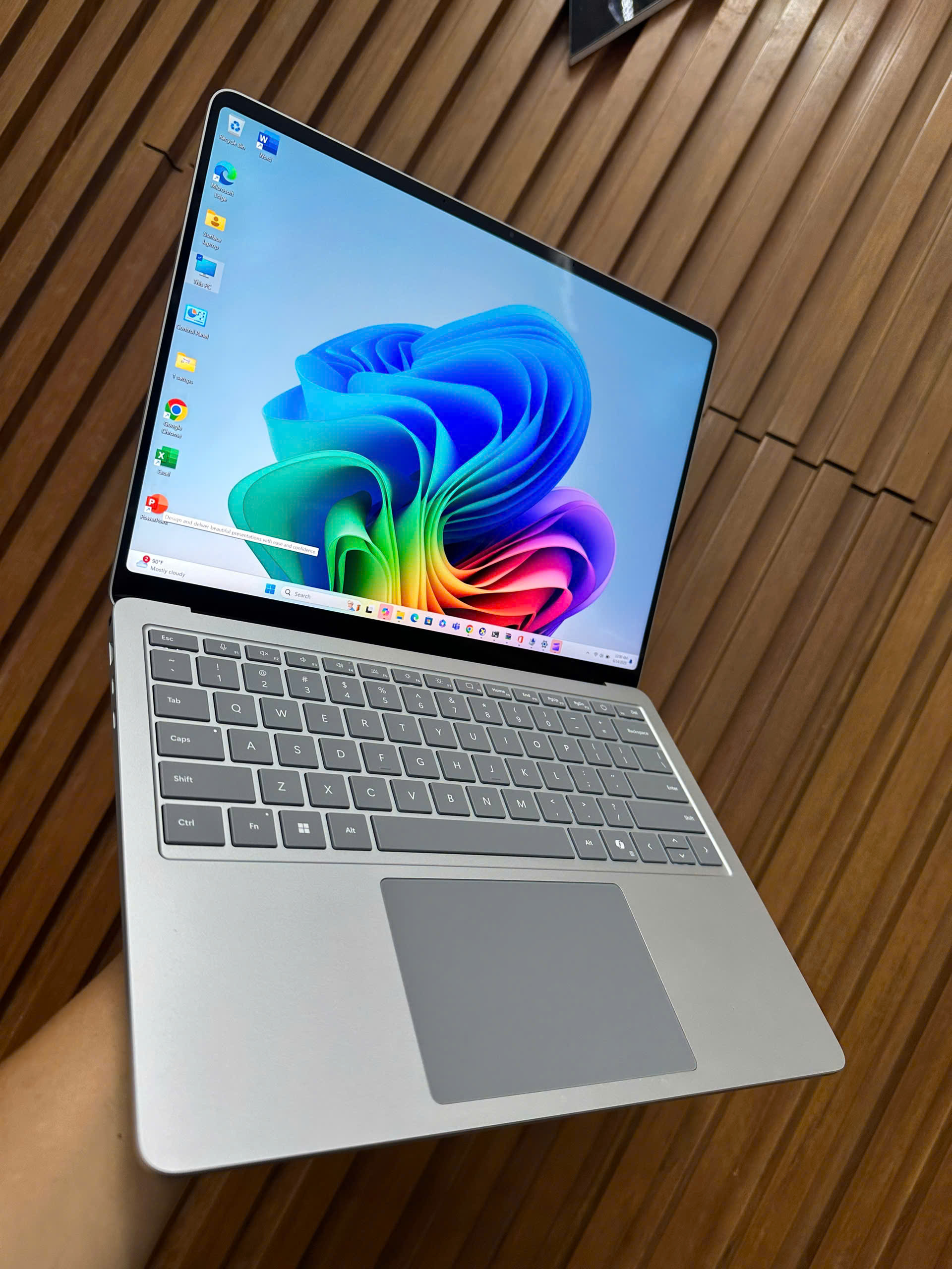 Surface Laptop 7 13in (1)