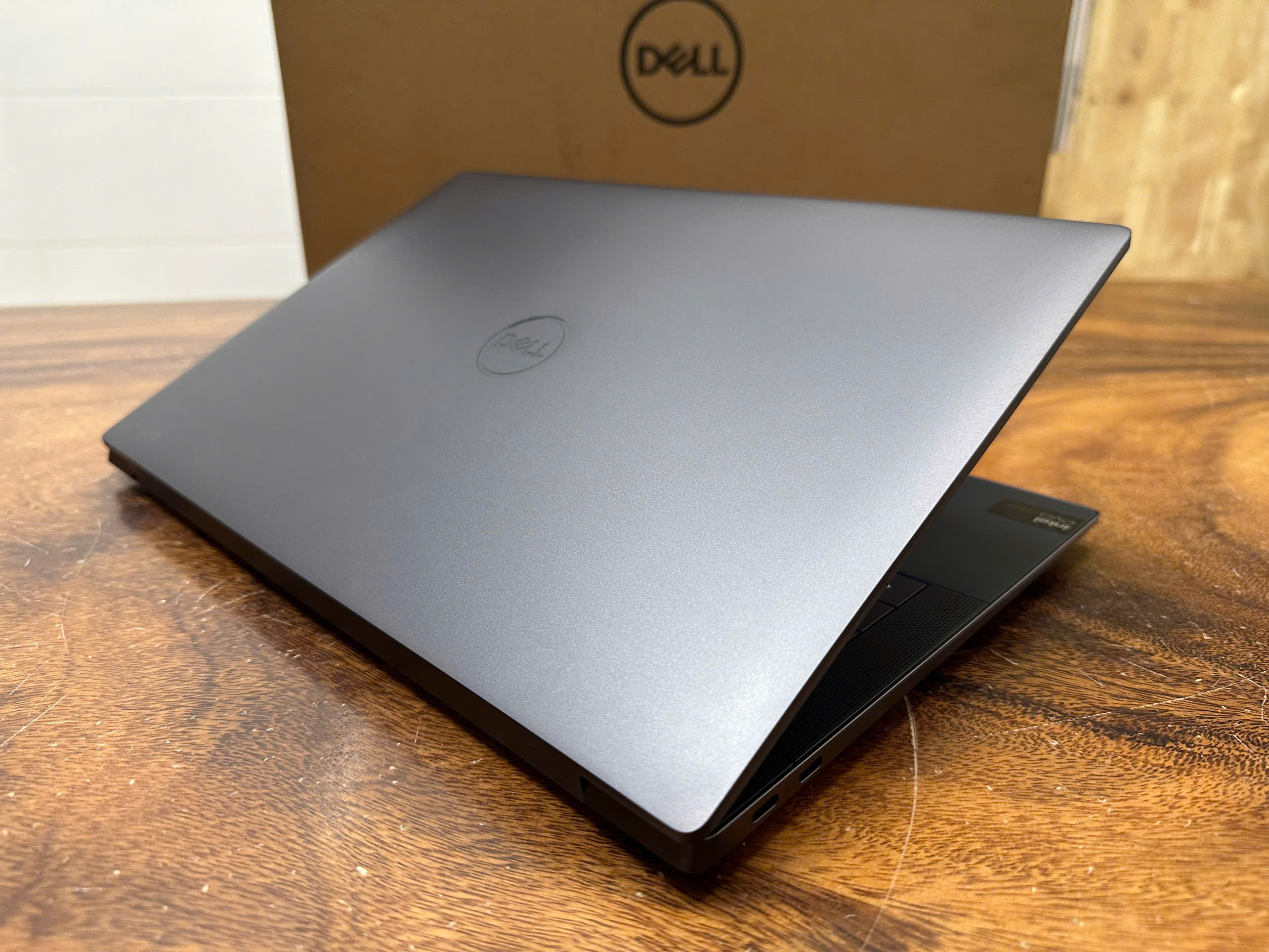Dell XPS 9350, ultra 7 256V, 16G, 512G, vga Arc 140V FHD+.