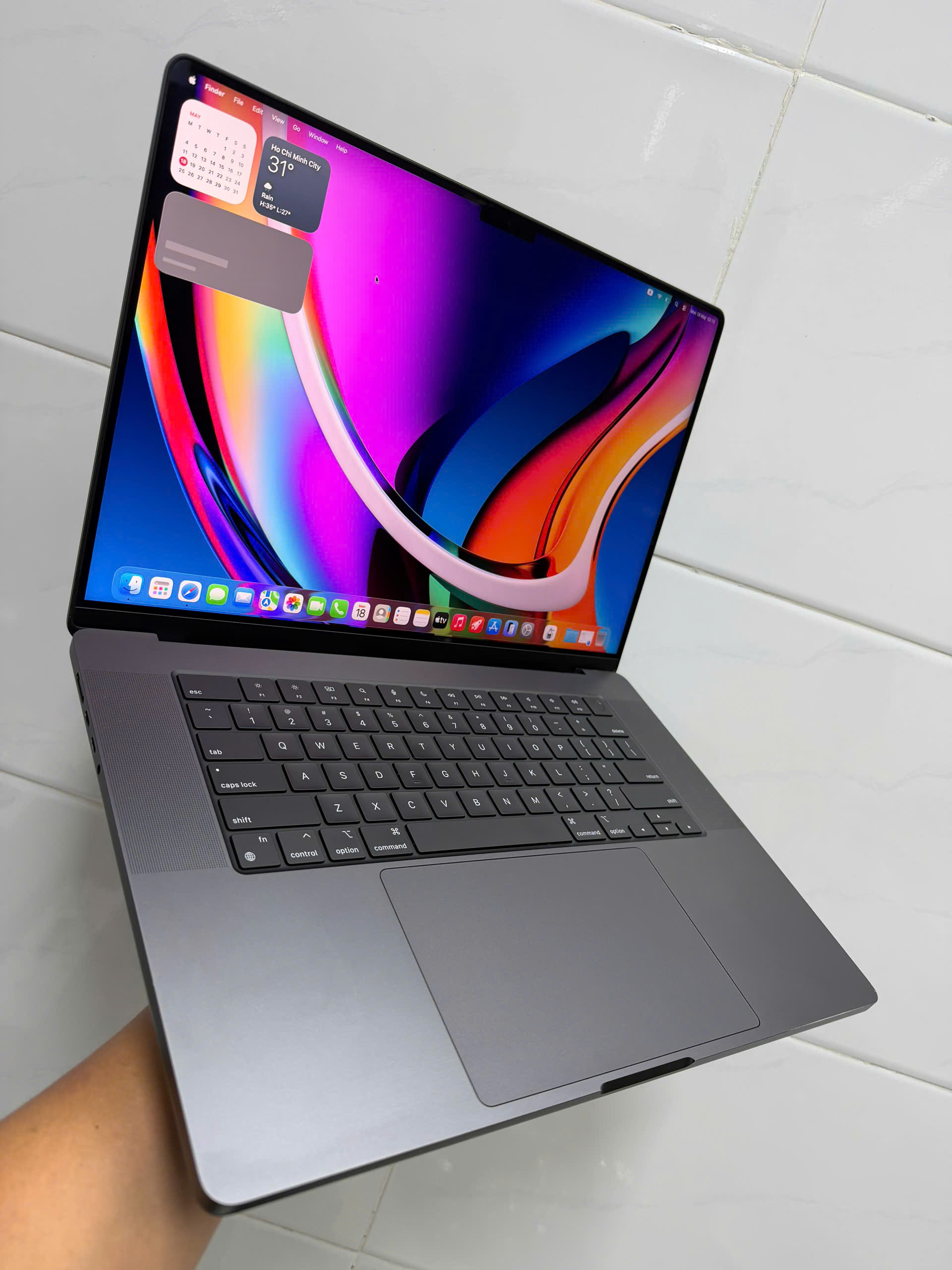Macbook Pro 16 M4 (13)