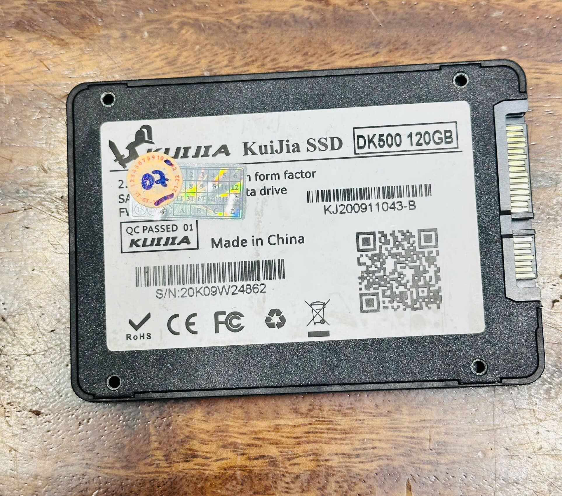 Kích thước phân biệt SSD 512GB 2.5