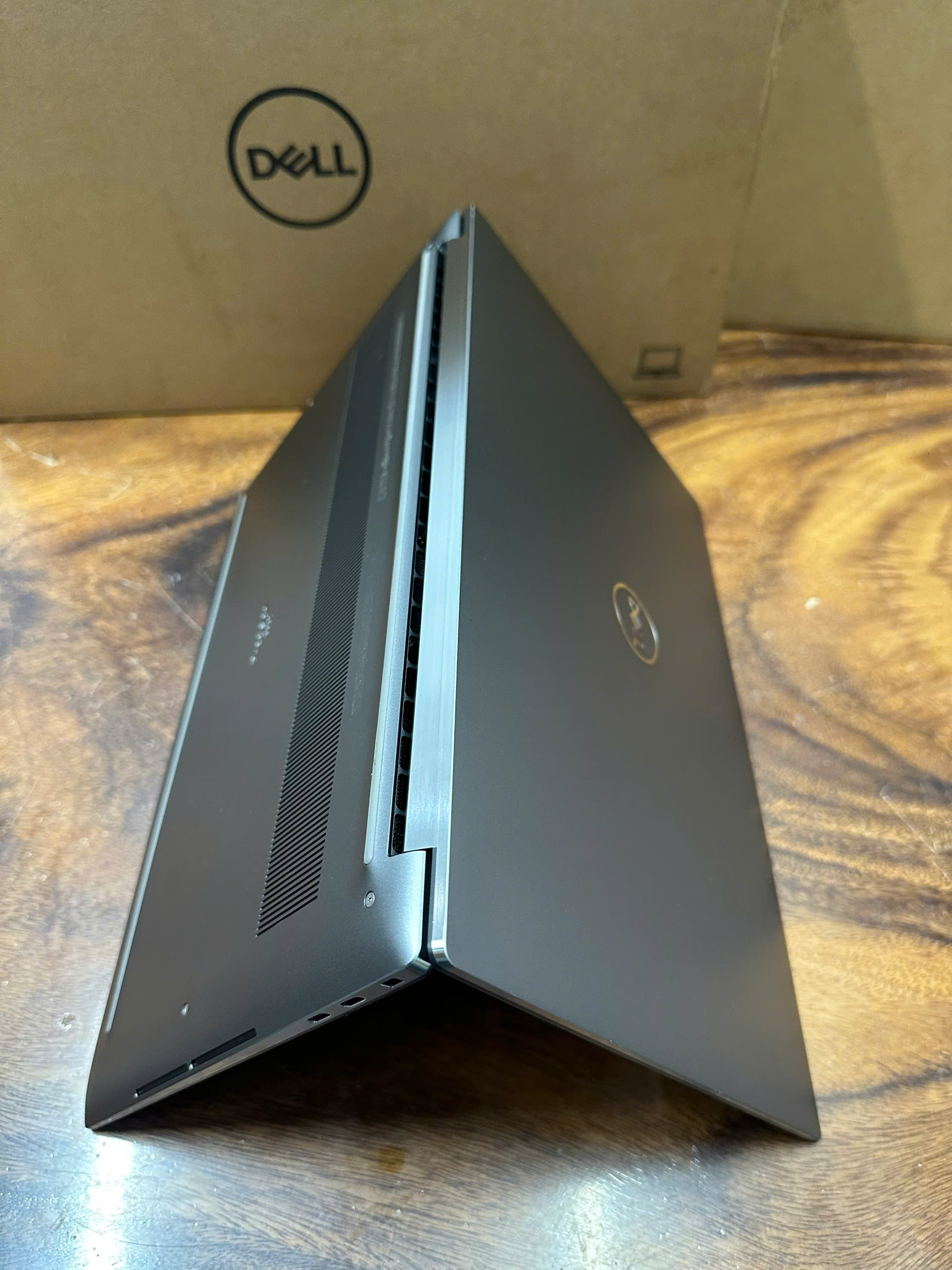Dell Precision 5550 Core I9 (6)