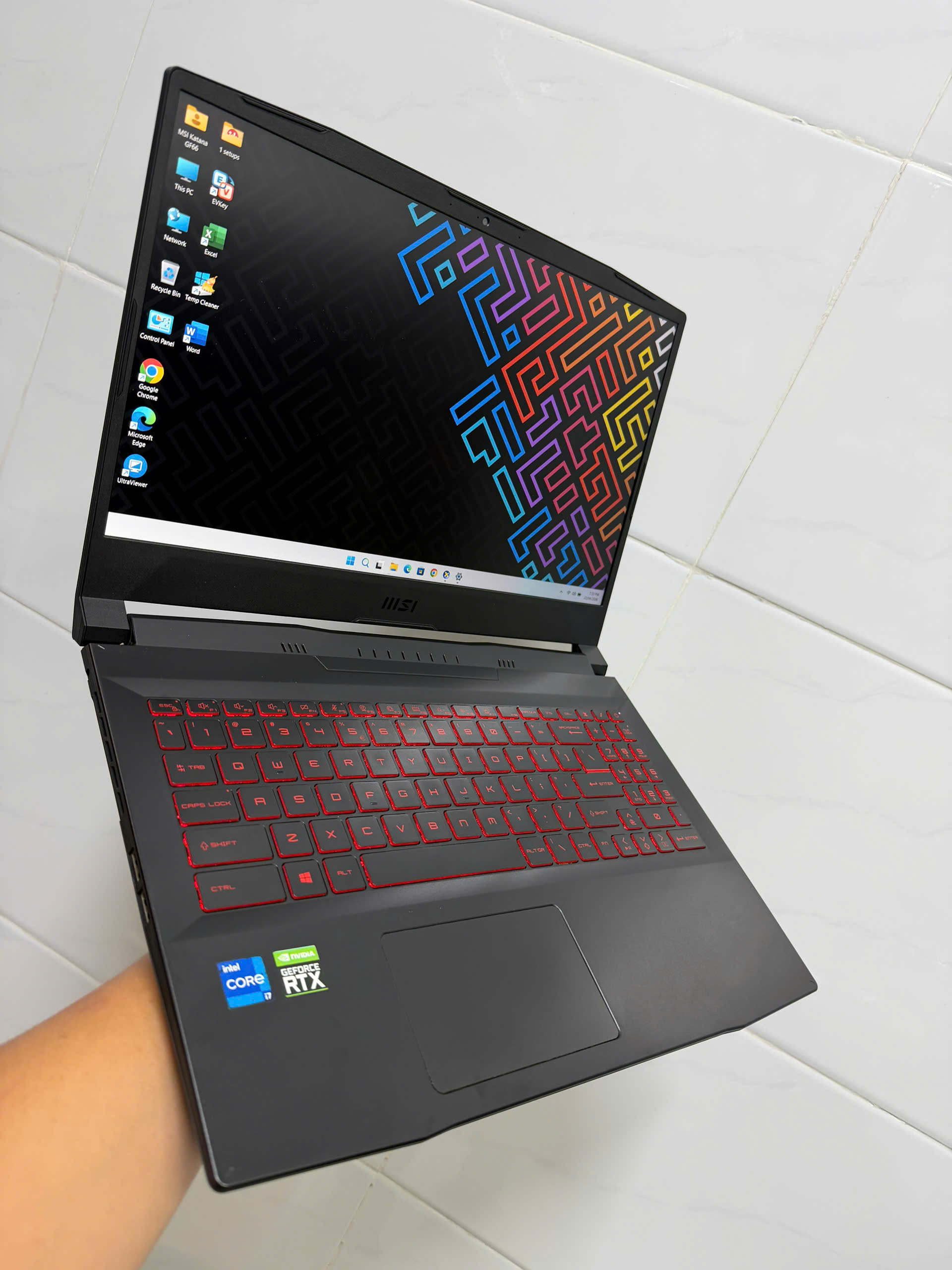 MSI Katana GF66, core i7 11800H, 16G, 512G, RTX3050, 15,6in FHD 144hz.