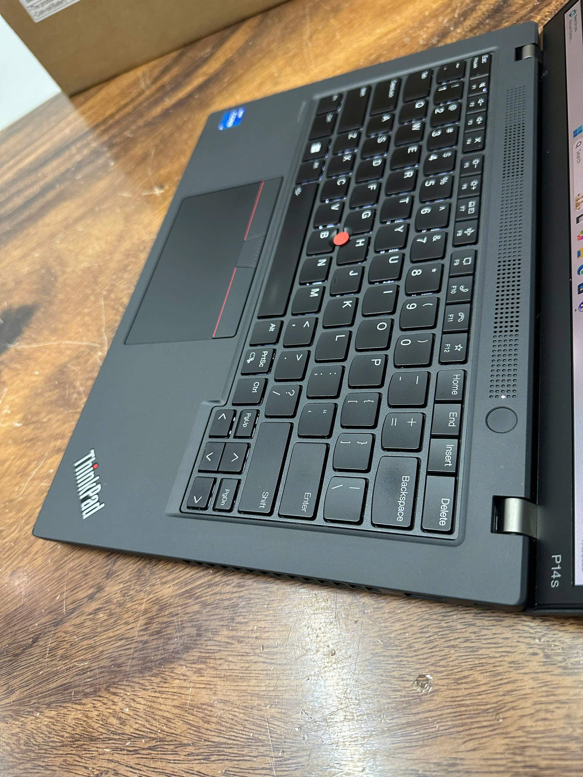 Thinkpad P14s Gen 4 (5)
