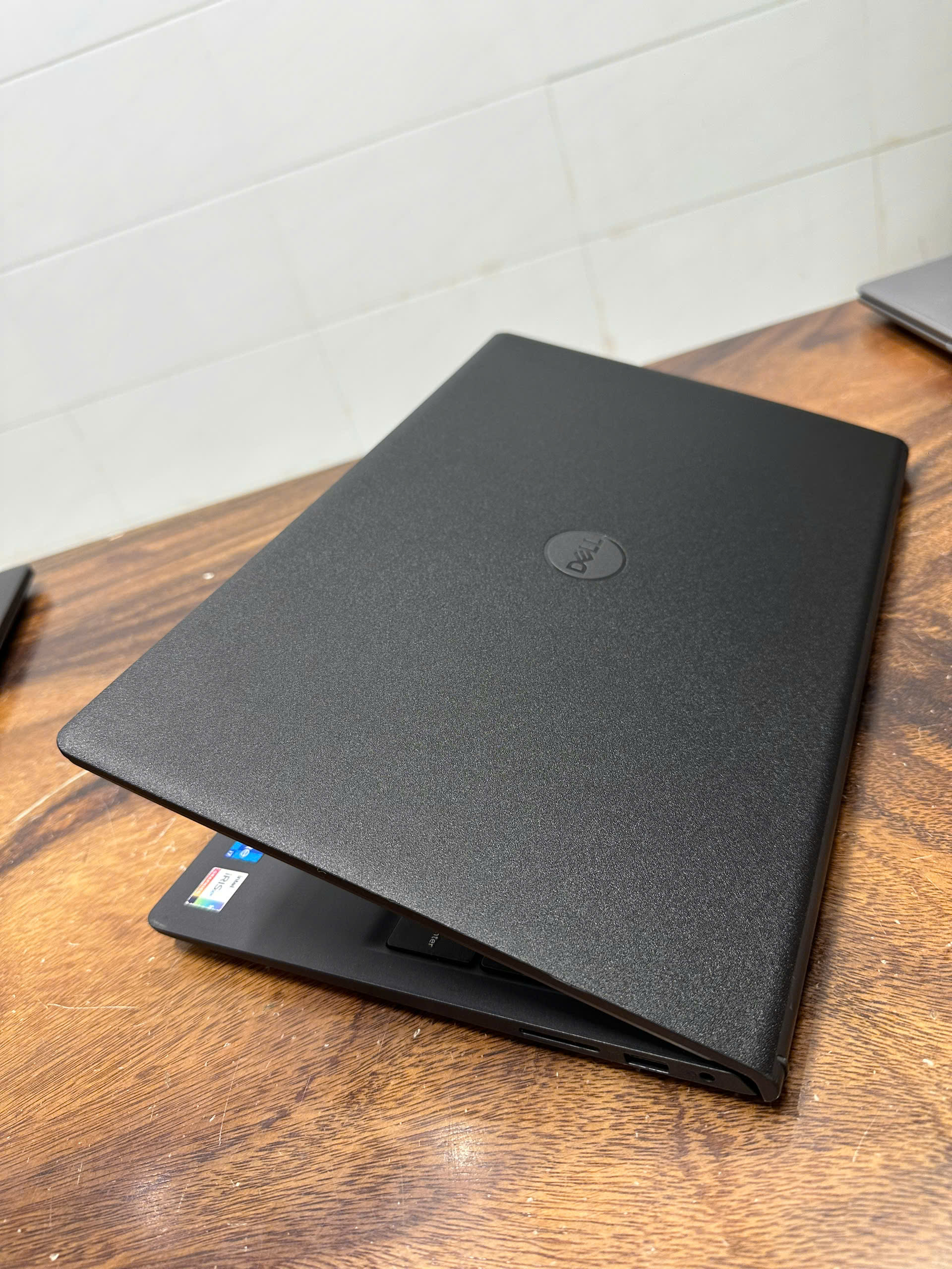 Dell Inspirion 3511 Core I7 (4)