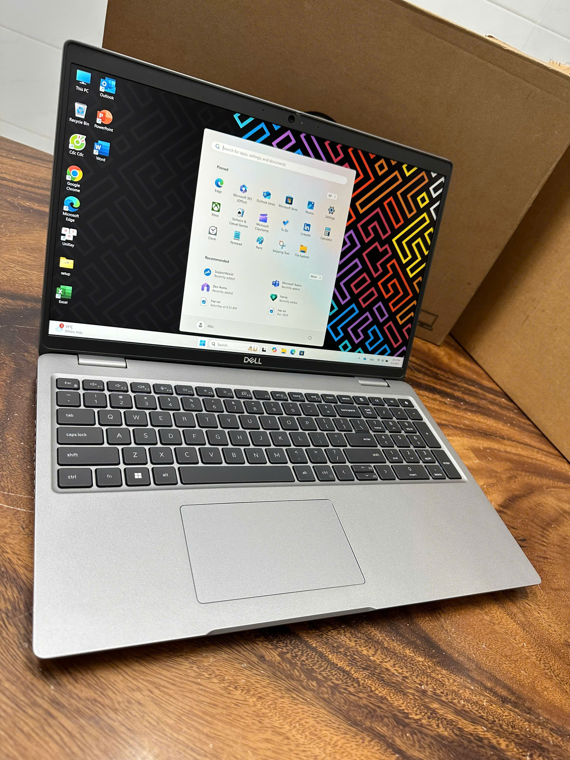 Dell Precision 3581 Core I9 (4)