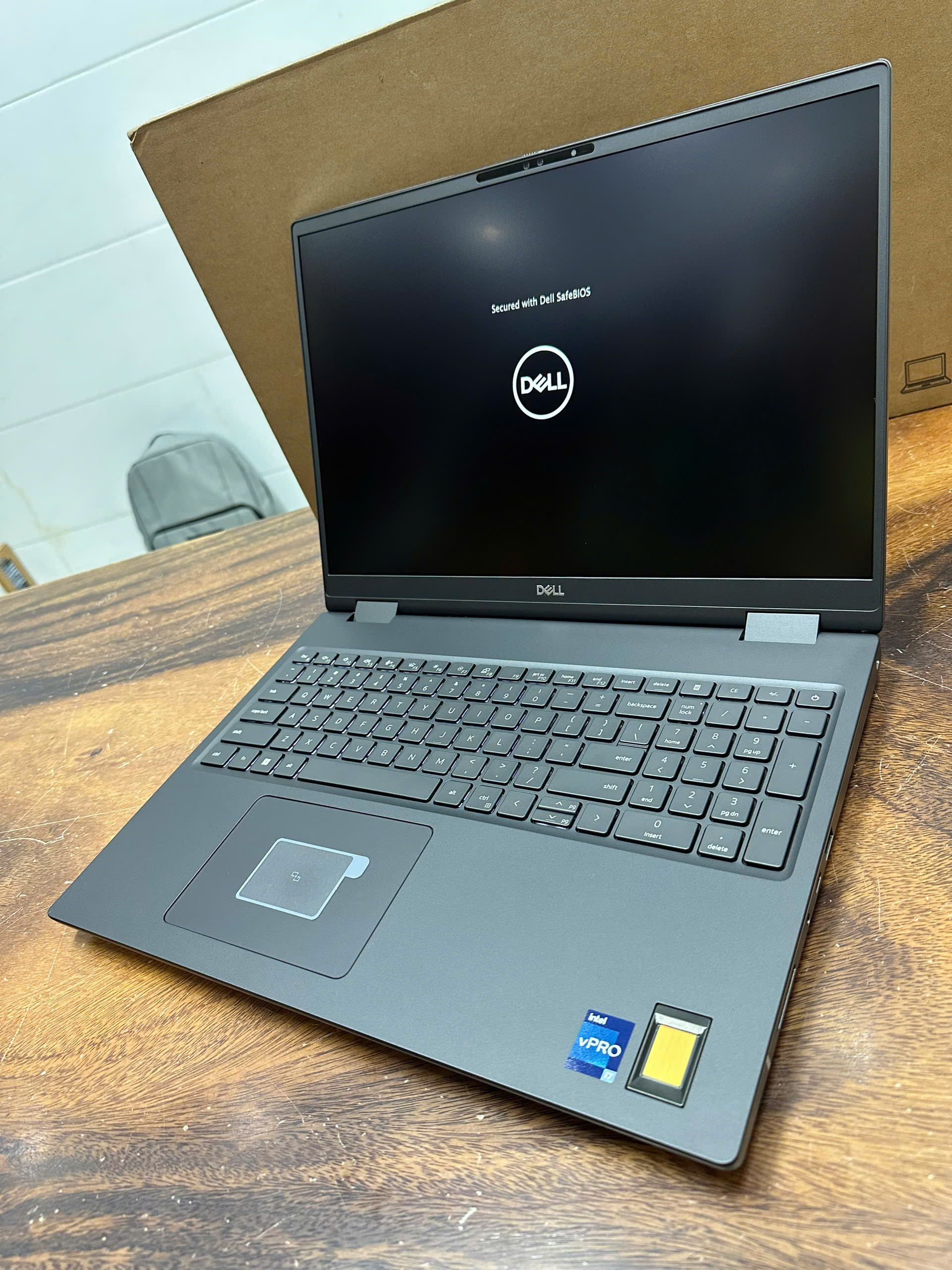 Dell Precision 7680 New (3)