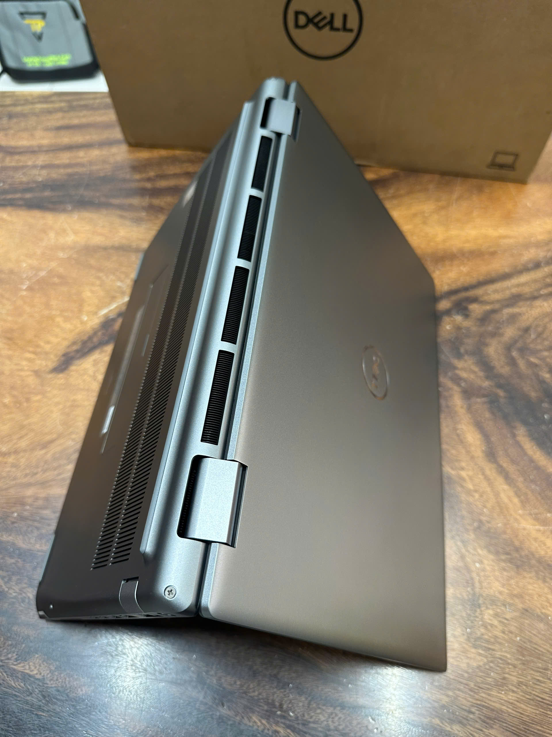 Dell Precision 7680 New (6)
