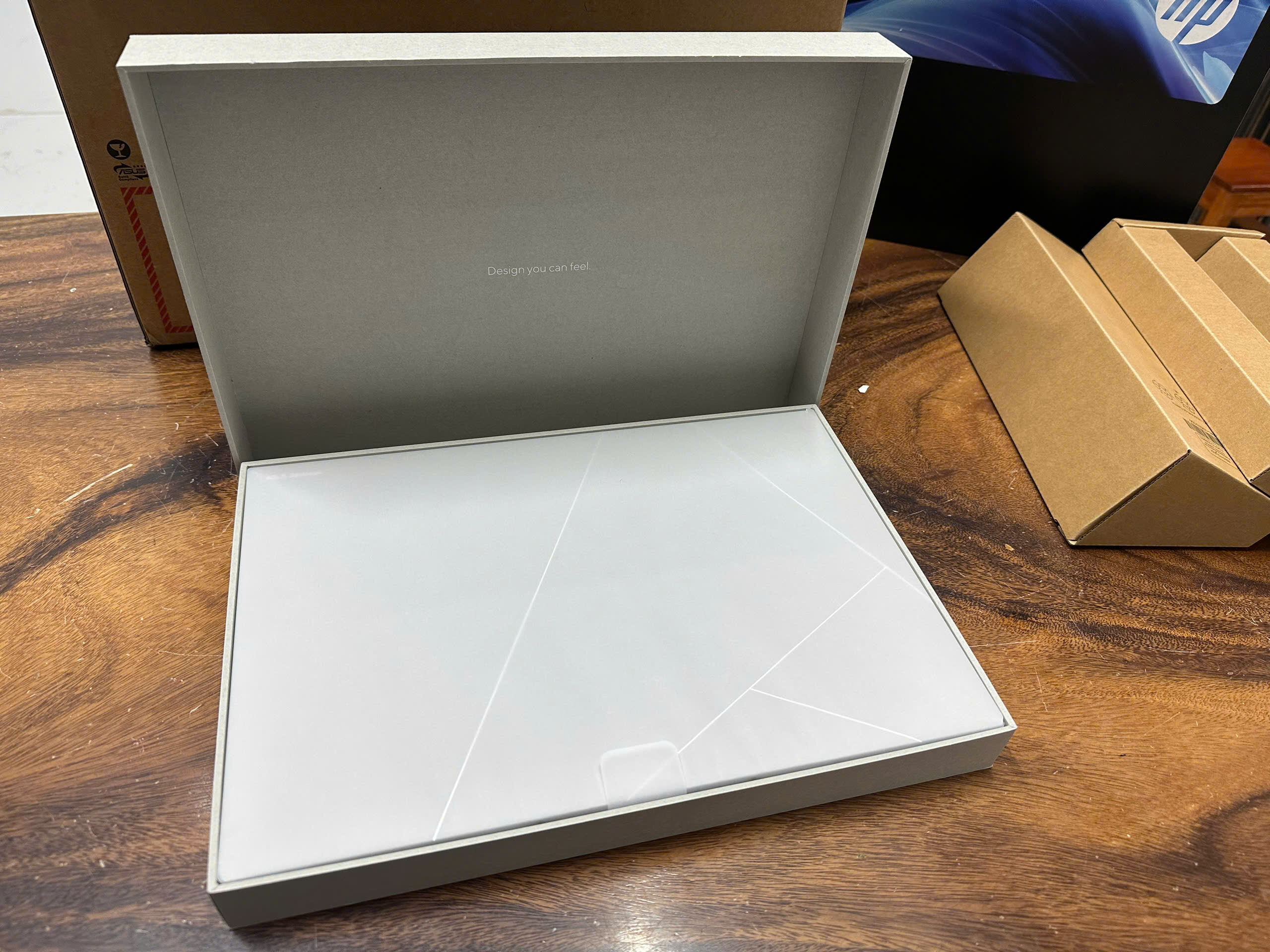 Asus zenbook S16 (um5606) (11)