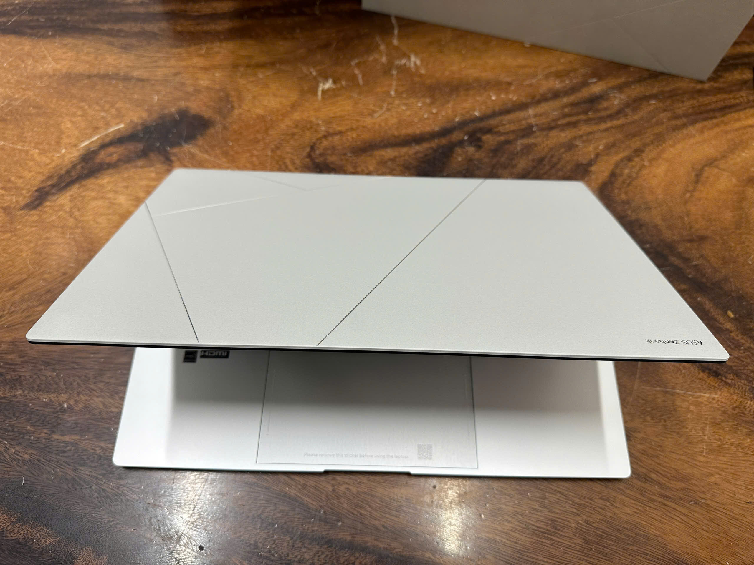 Asus zenbook S16 (um5606) (2)