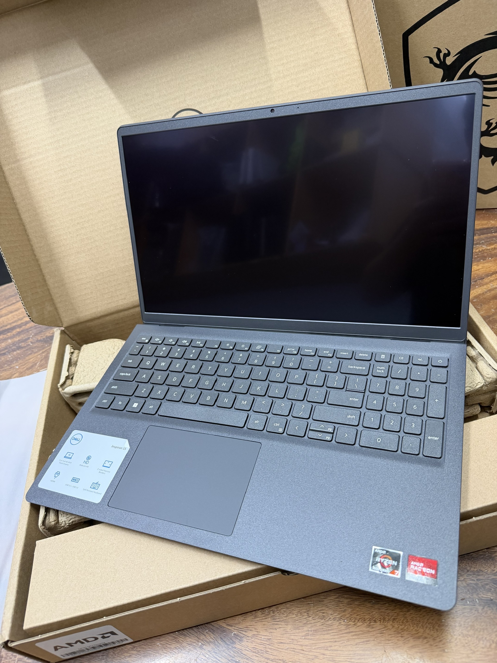 Dell Inspiron 15 3535 (10)