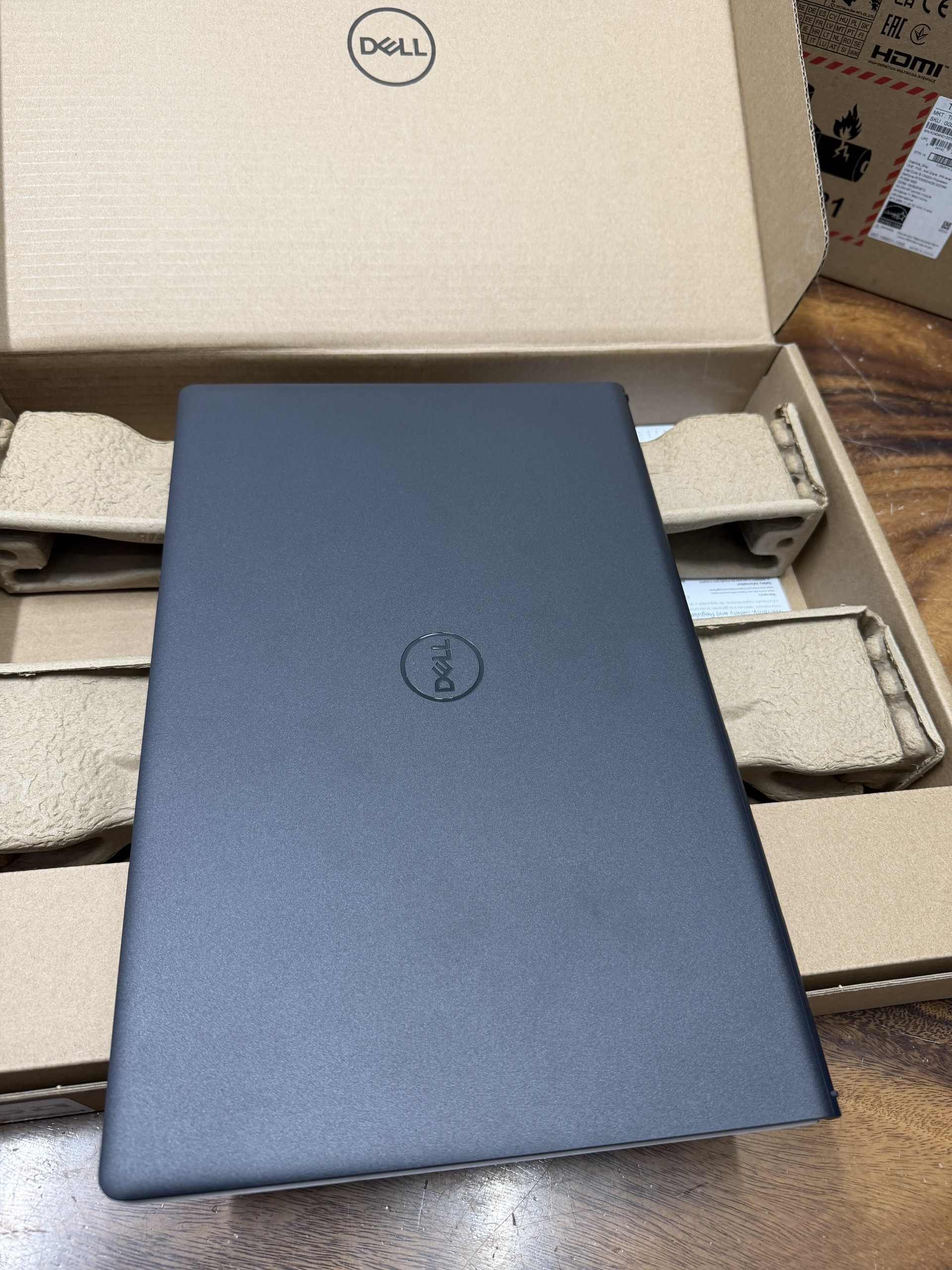 Dell Inspiron 15 3535 (6)