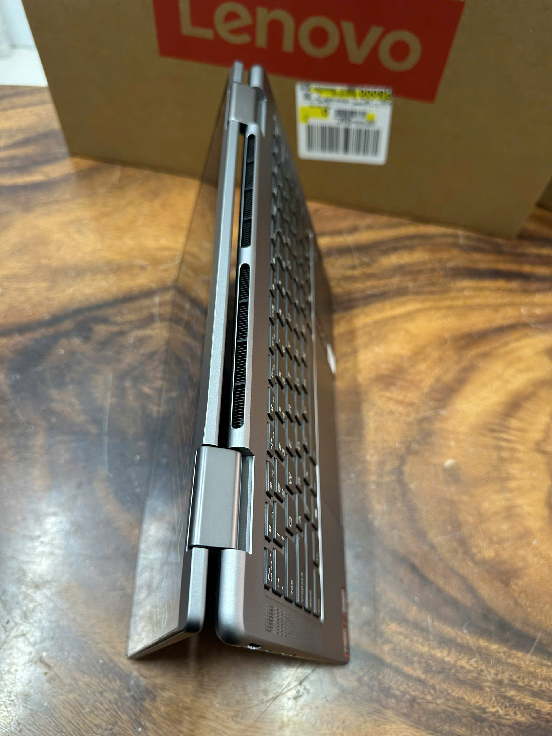 Lenovo Yoga 7 2in1 14ahp9 (4)