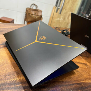 Razer Blade 16 x Automobili Lamborghini Edition, core i9 13950HX, 64G, 2TB, RTX 4090, 16in 4K mini led.