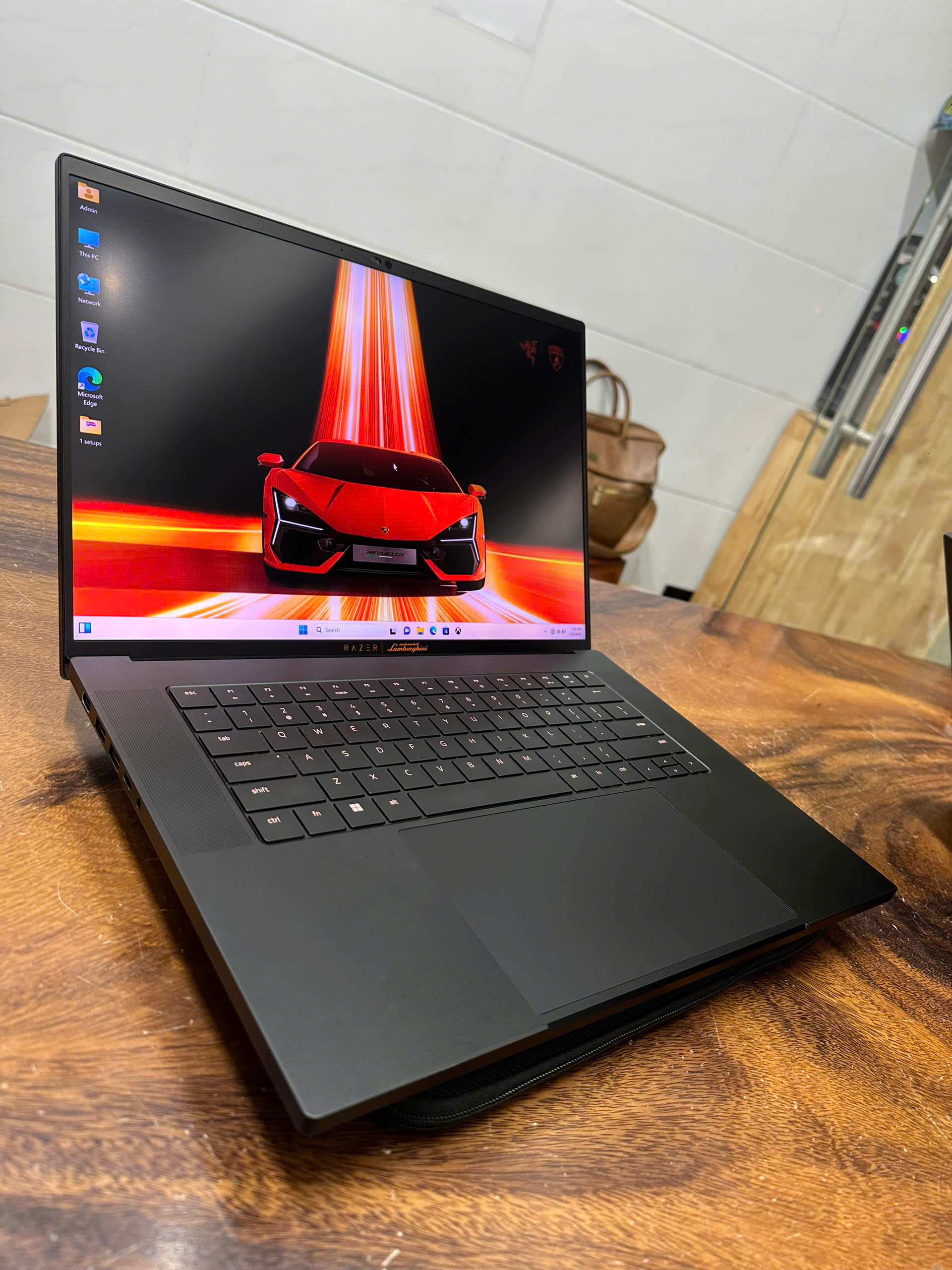 Razer Blade 16 Lamborghini Edition (9)
