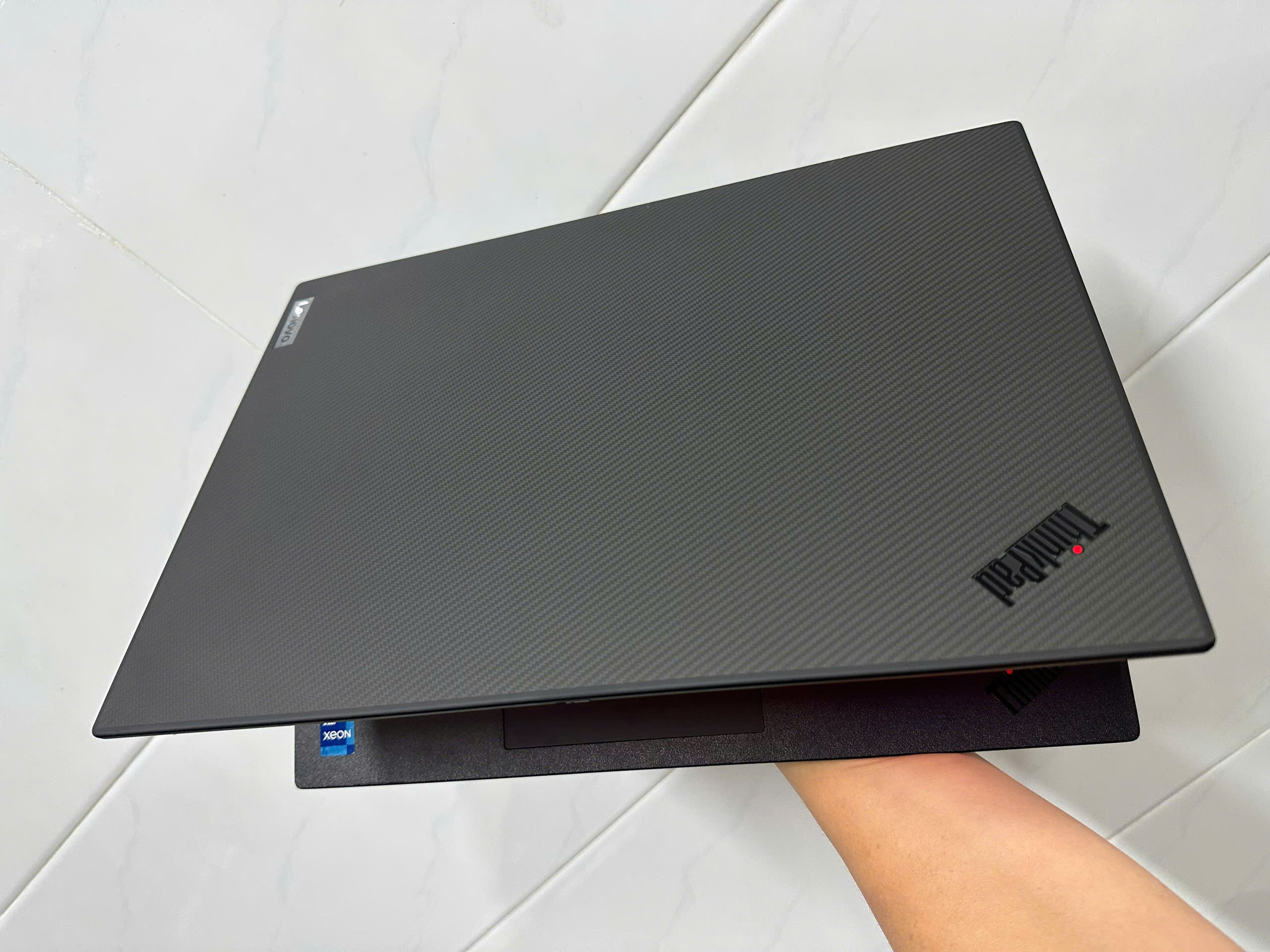 Thinkpad P1 Gen 4 Xeon 2k (2)