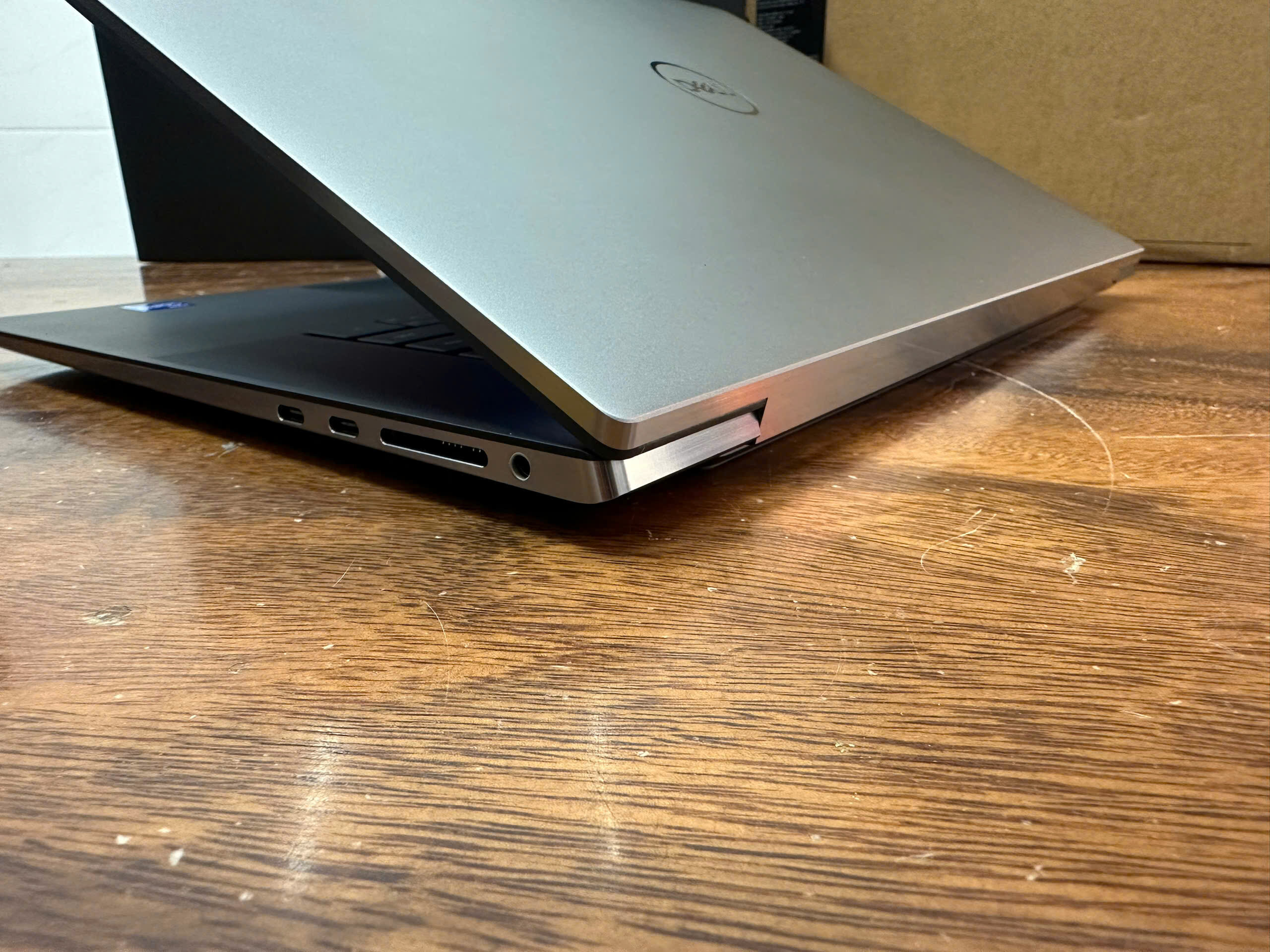 Dell Precision 5760 I7 Box (7)