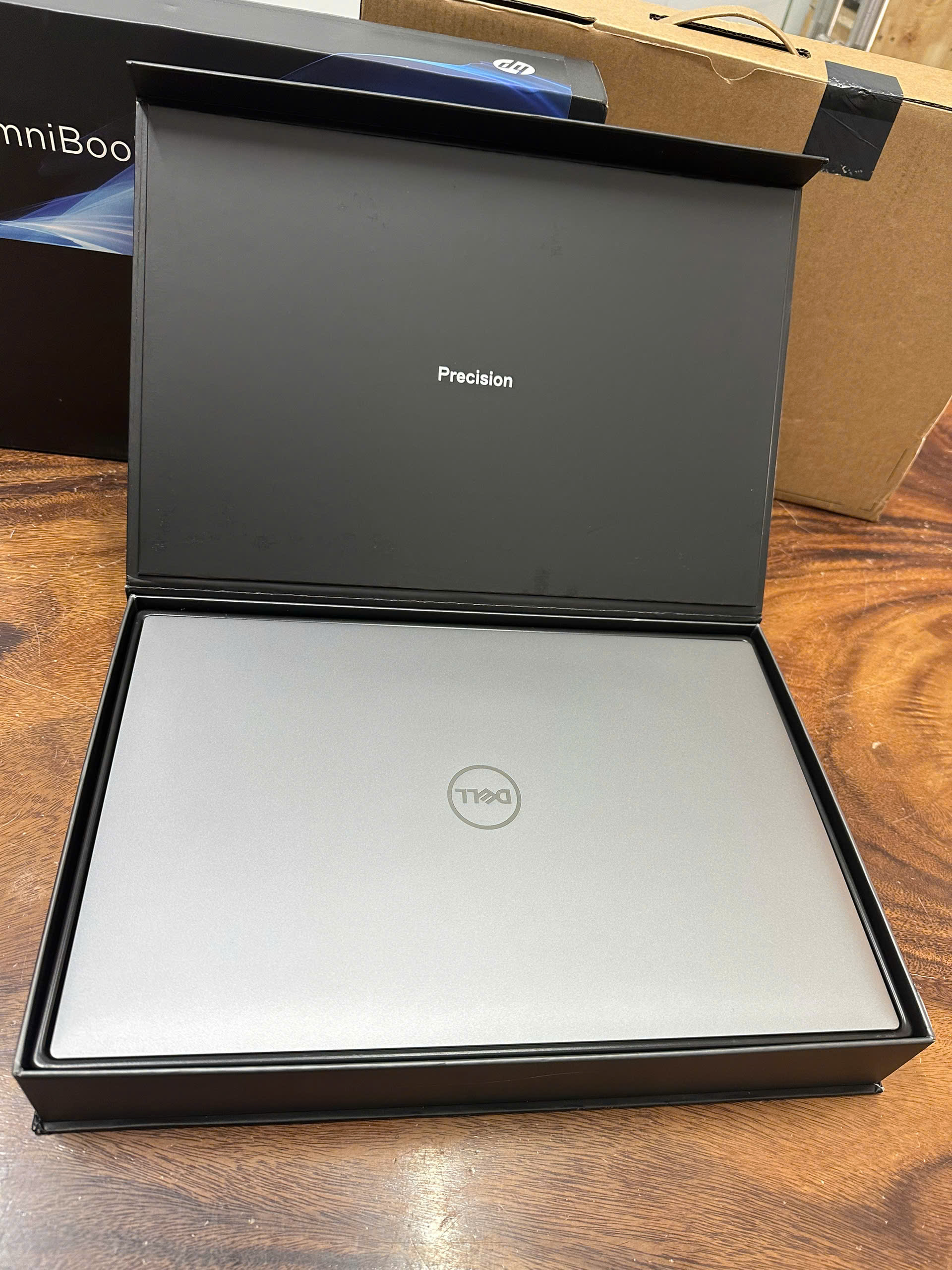 Dell Precision 5760 I7 Box (9)