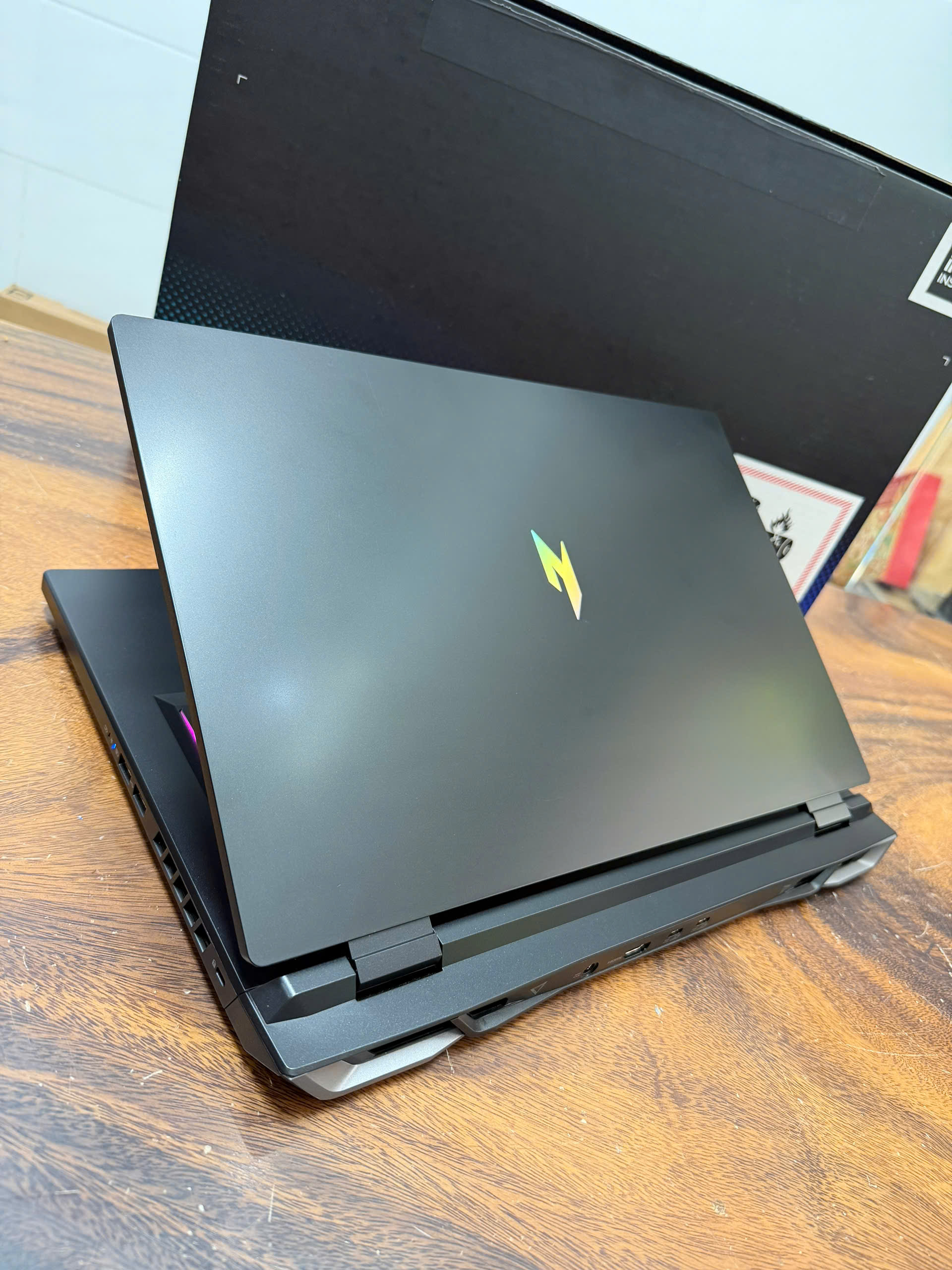 Acer Nitro 17 An17 42 R9th (1)