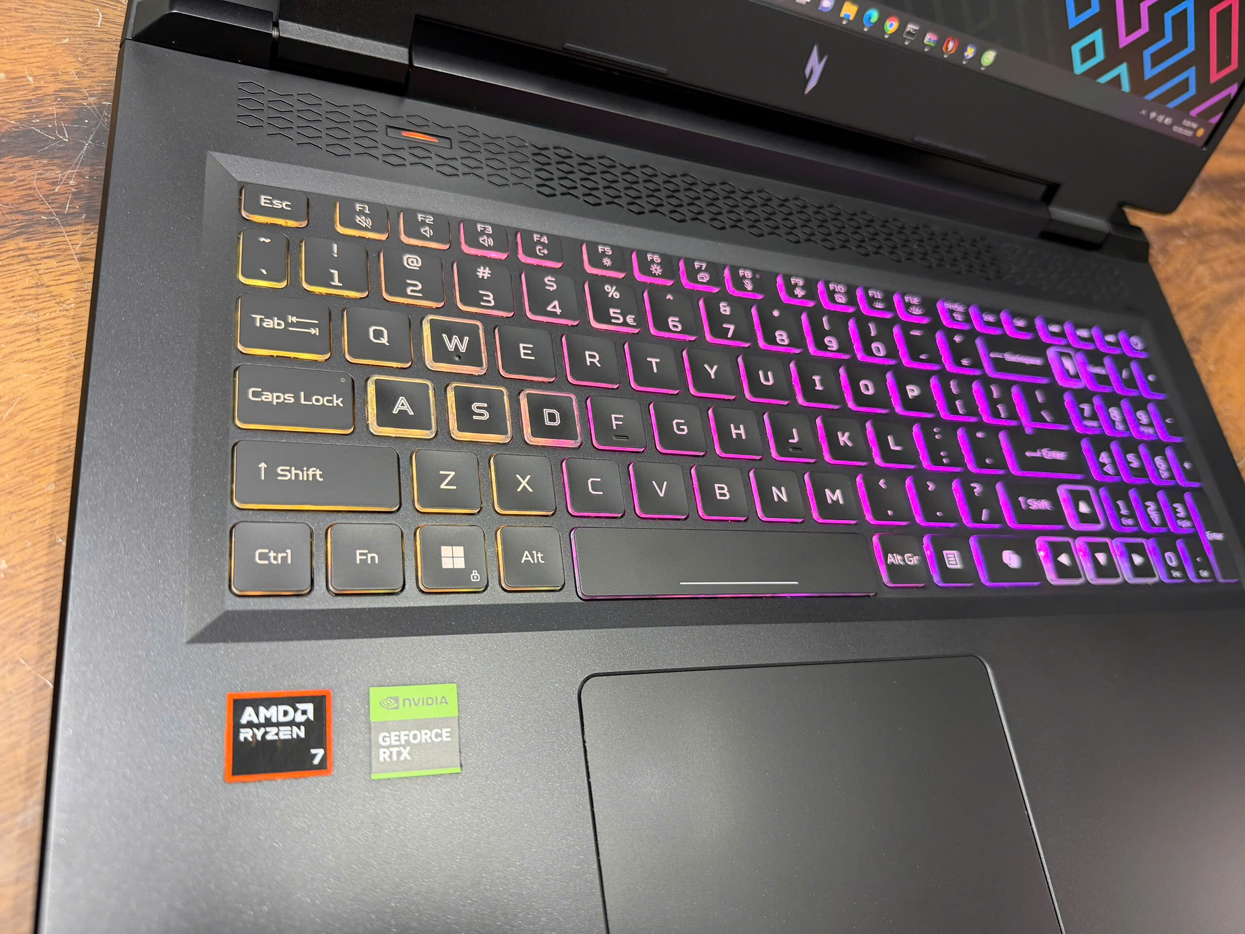 Acer Nitro 17 An17 42 R9th (3)