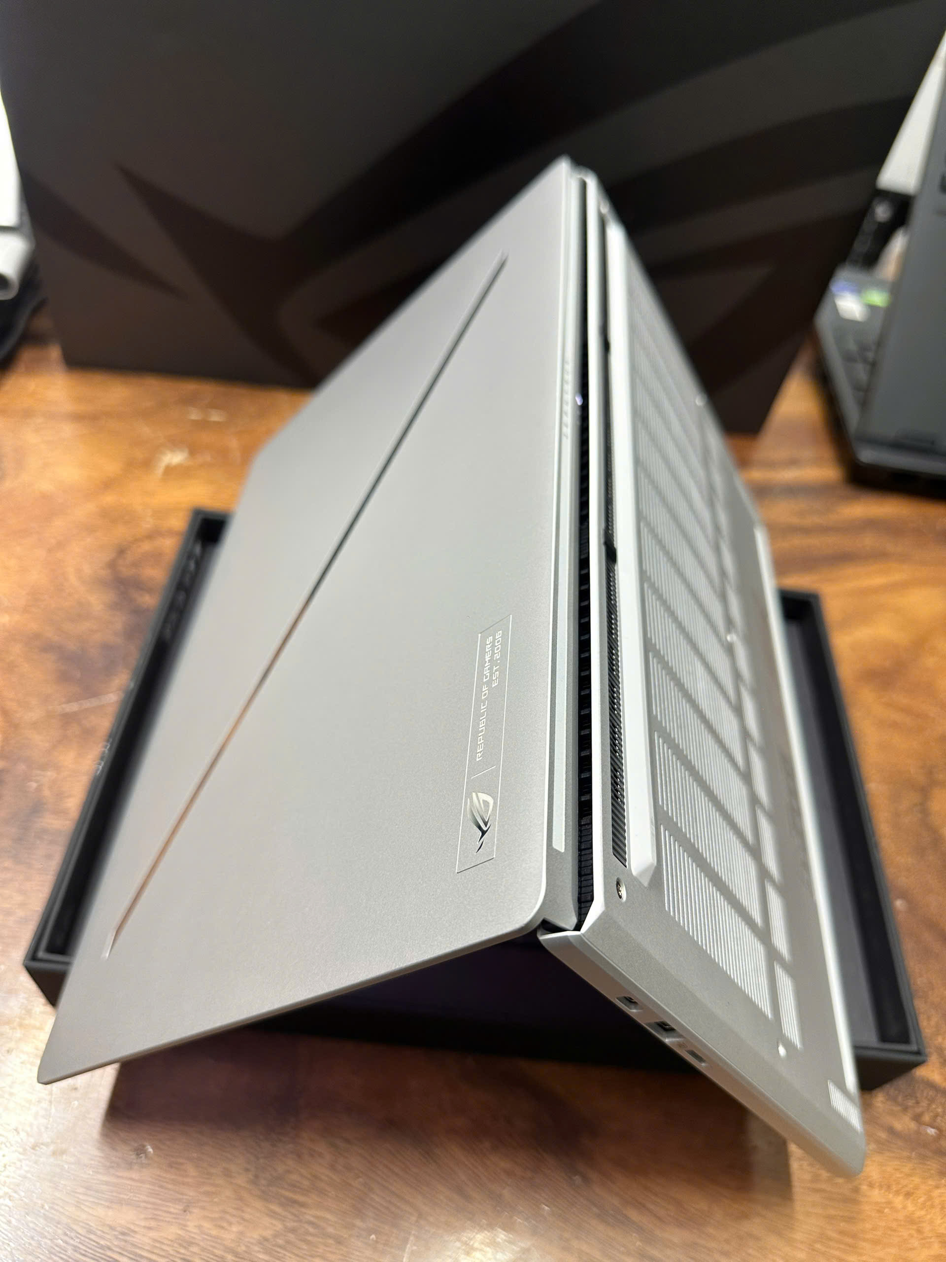 Asus Zephyrus G14 Ga403um (1)