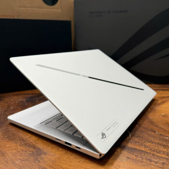 Asus Zephyrus G14 GA403WR, Ryzen AI 9 HX370, 32G, 1TB, RTX 5070Ti, 14in 3K oled