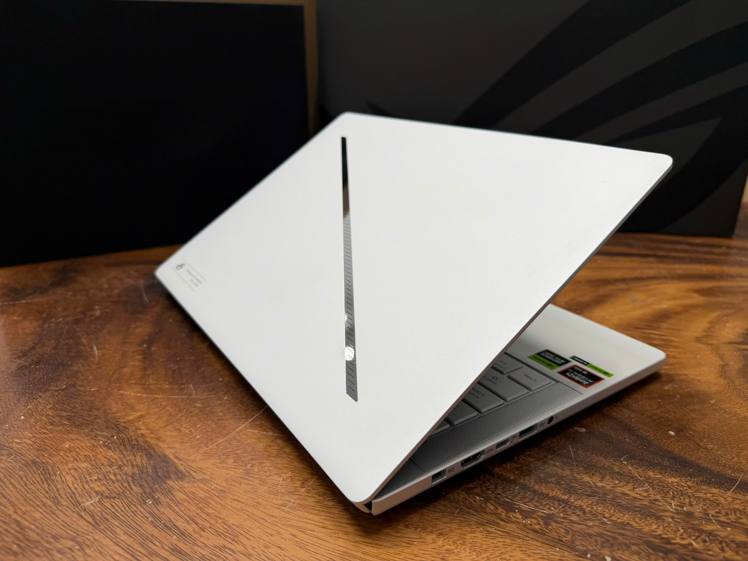 Asus Zephyrus G14 Ga403wr (2)