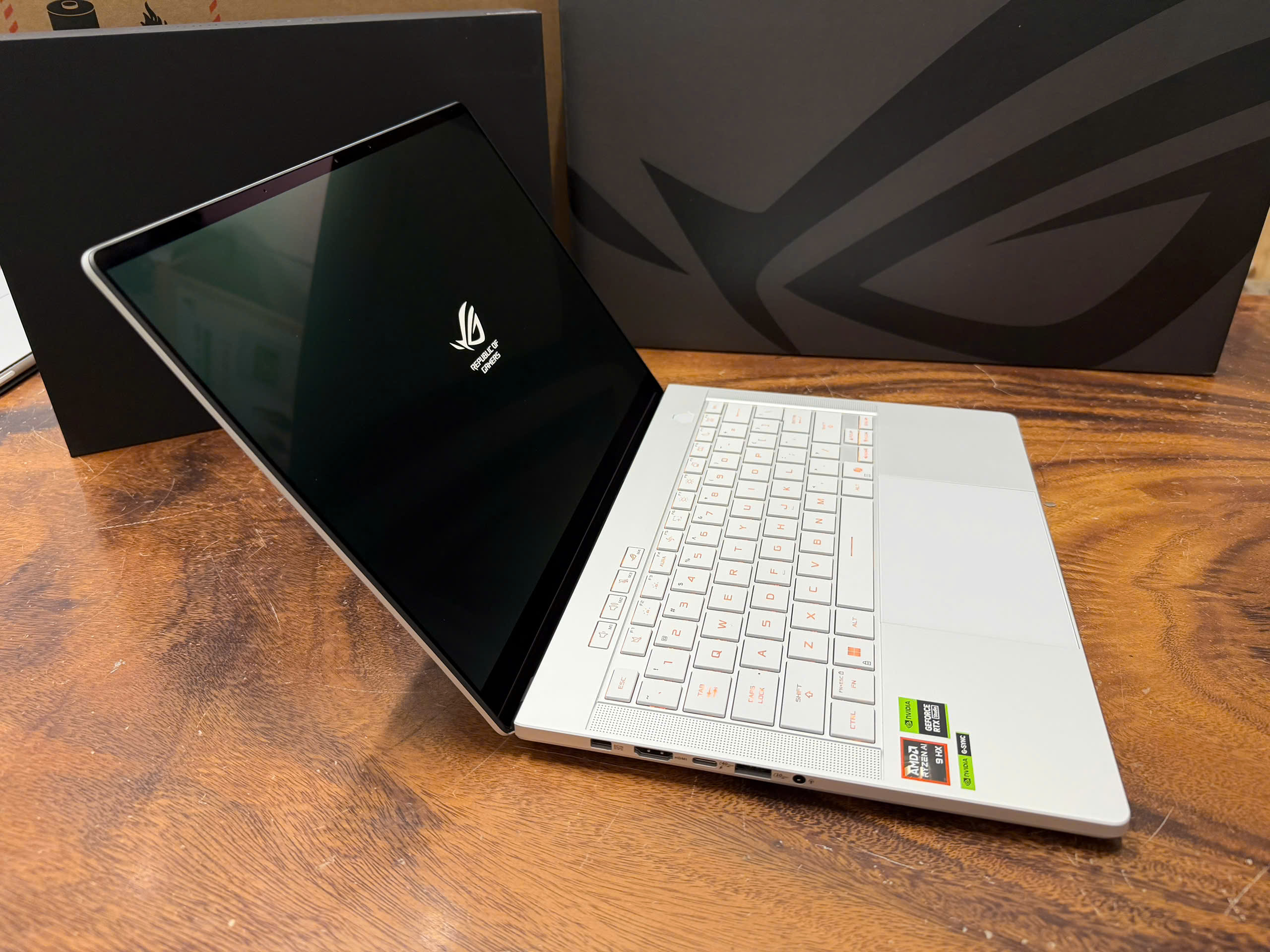 Asus Zephyrus G14 Ga403wr (5)