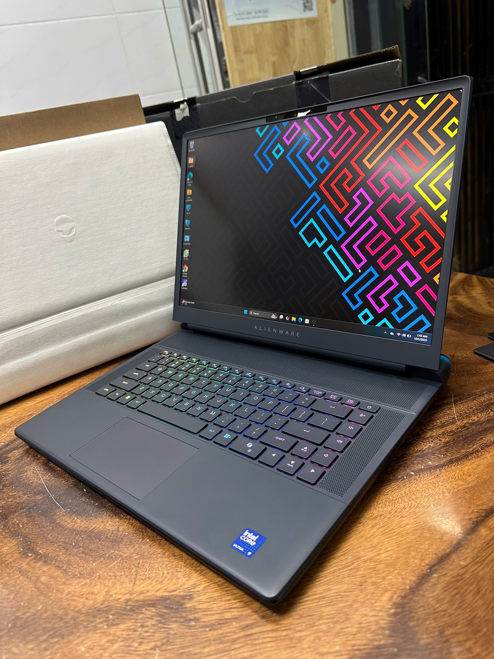 Dell Alienware 16 Area 51 (5)