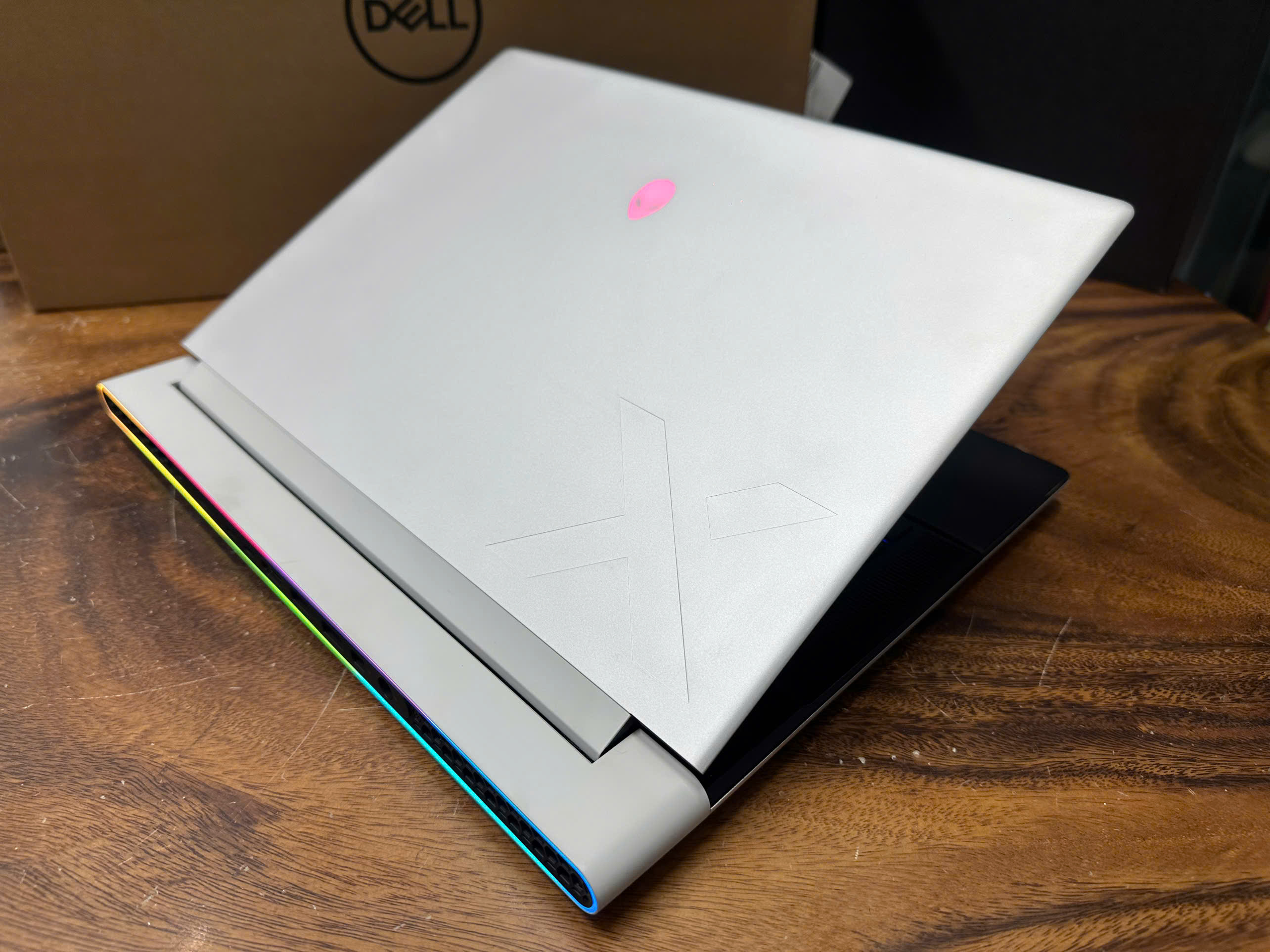Dell Alienware X16 R2 (1)