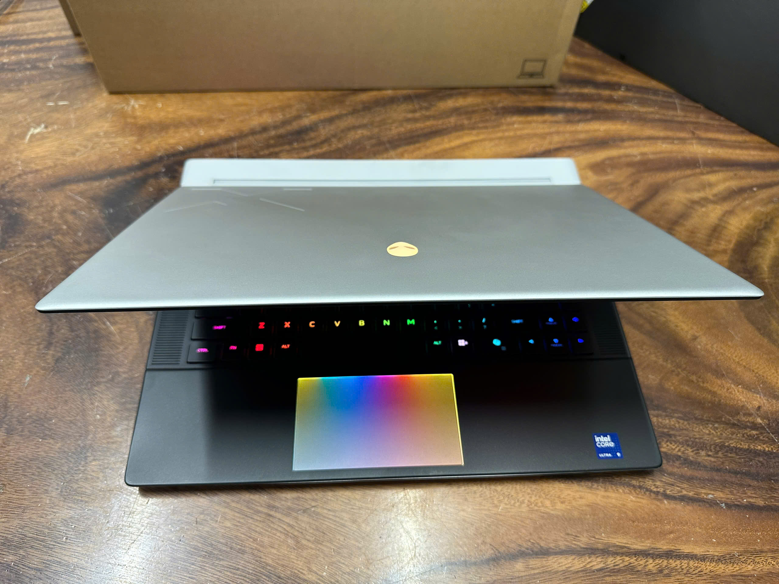 Dell Alienware X16 R2 (3)