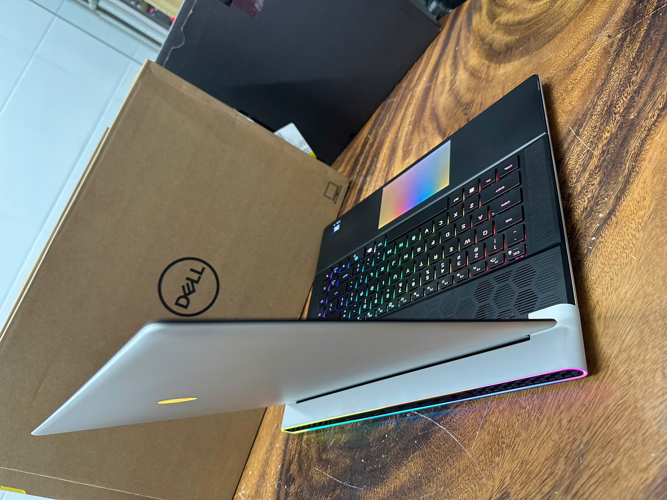 Dell Alienware X16 R2 (6)