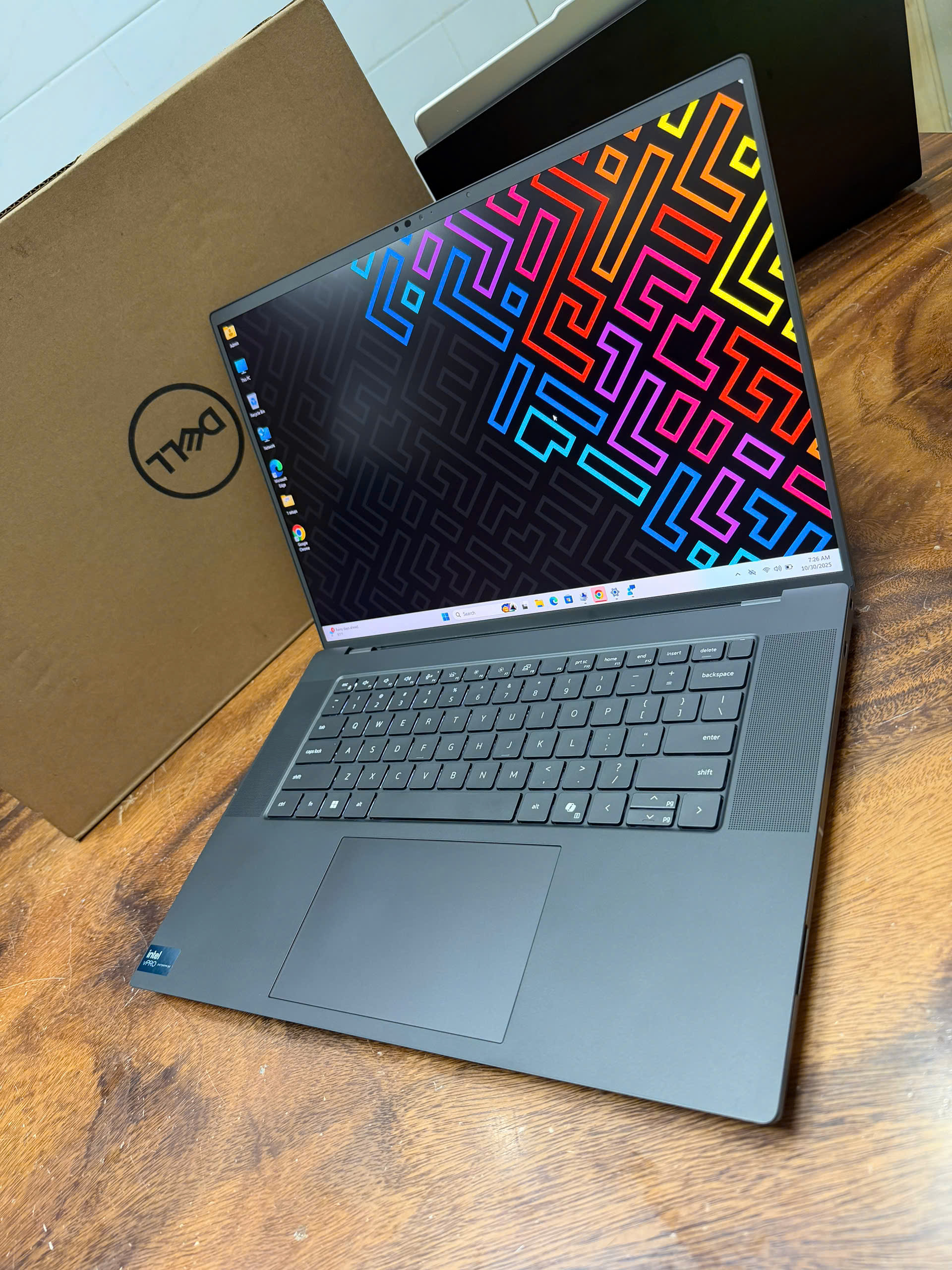 Dell Precision 5690 Ultra 7 (2)