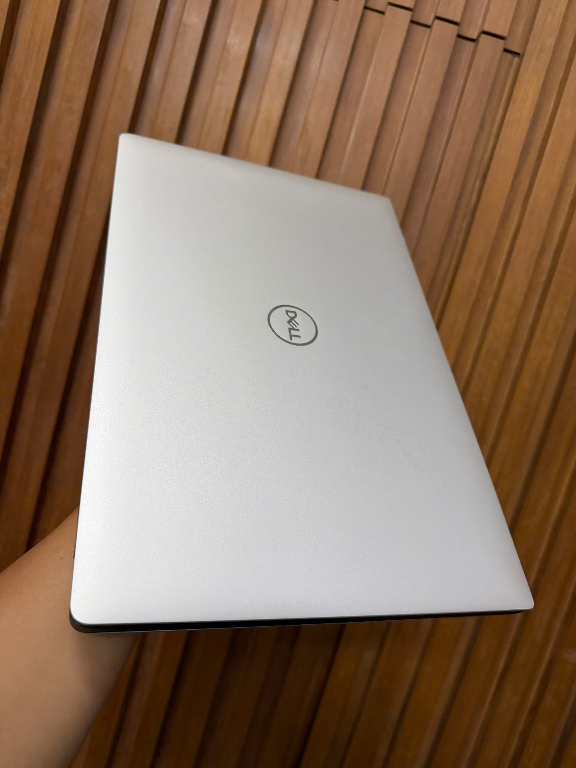 Dell Precision 5530 Xeon (1)