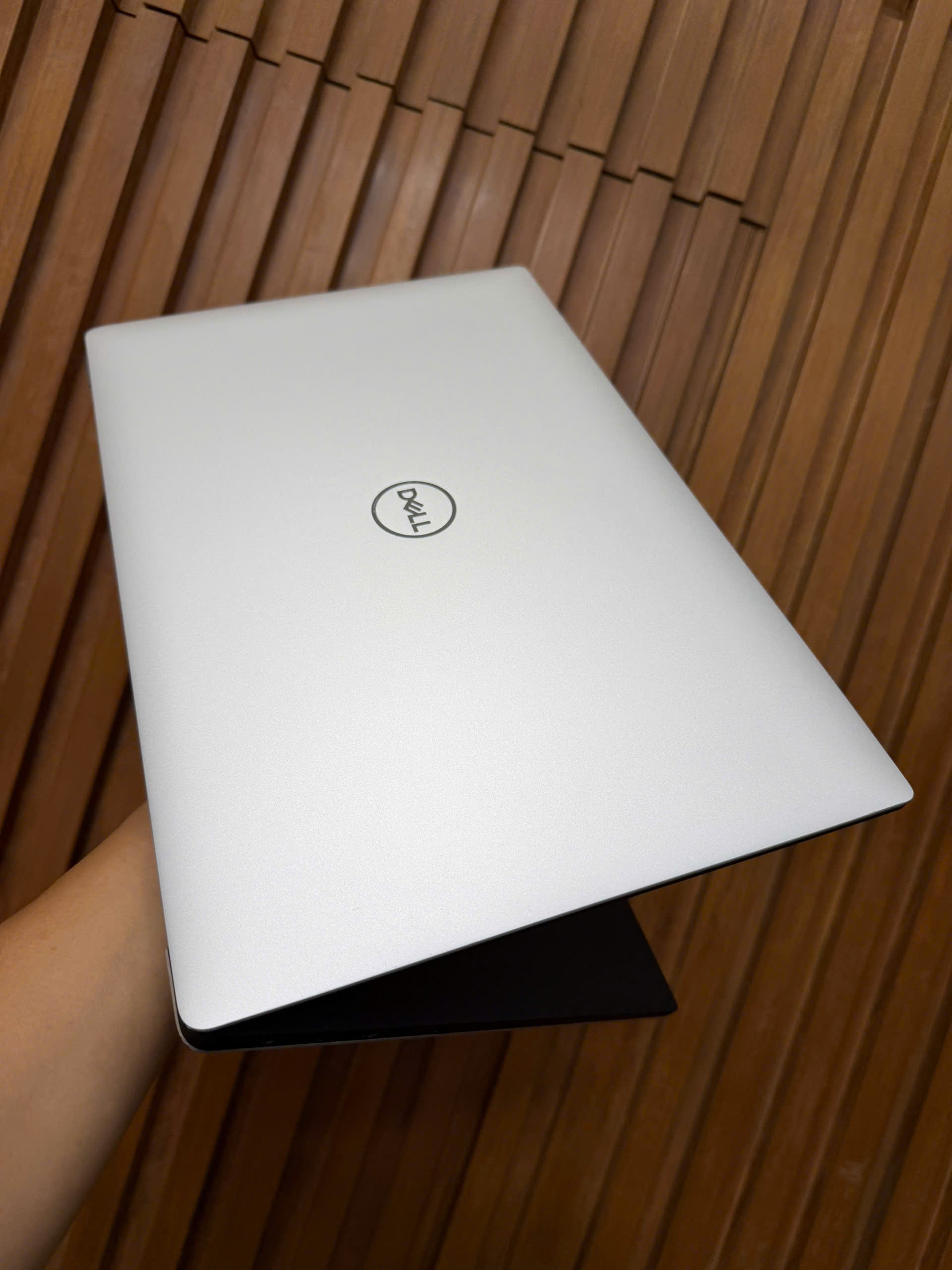 Dell Precision 5530 Xeon (2)