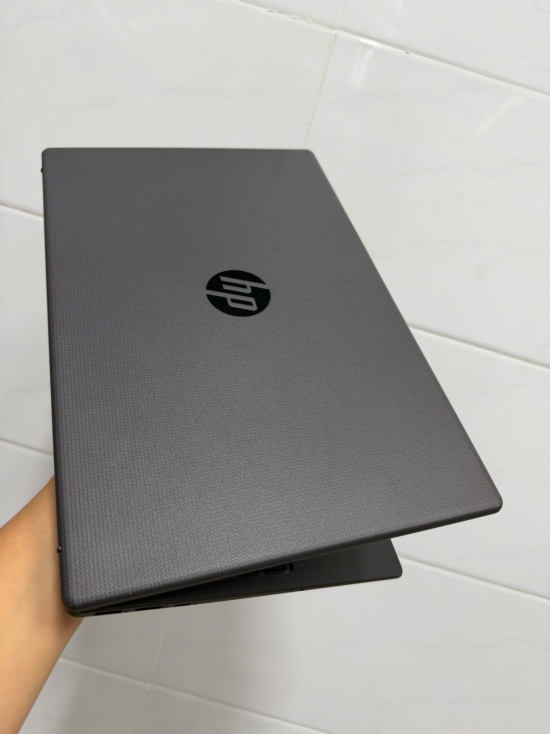 Hp 255 G10 (1)