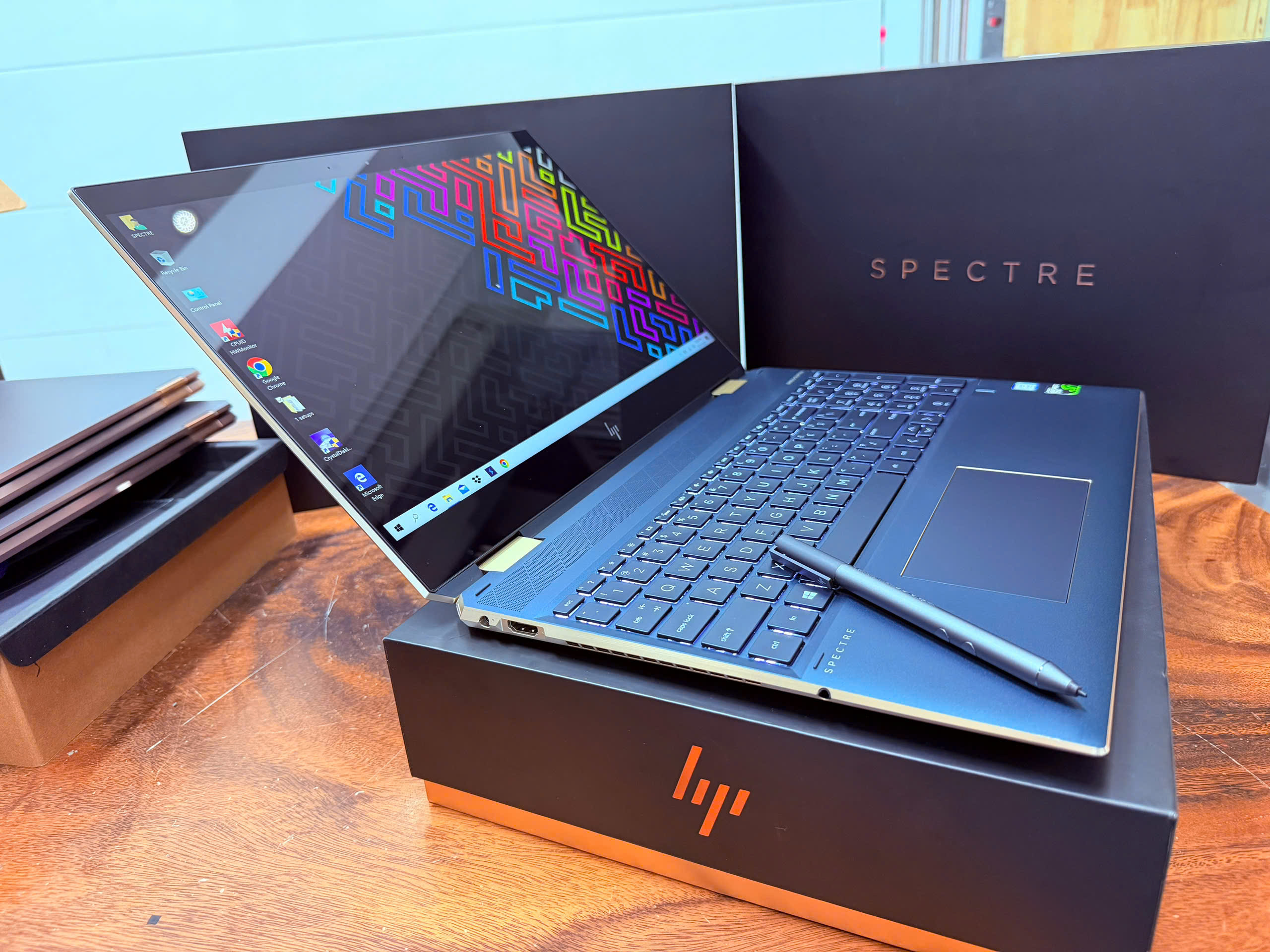 Hp Spectre 15 Gemcut poseidon Blue (12)