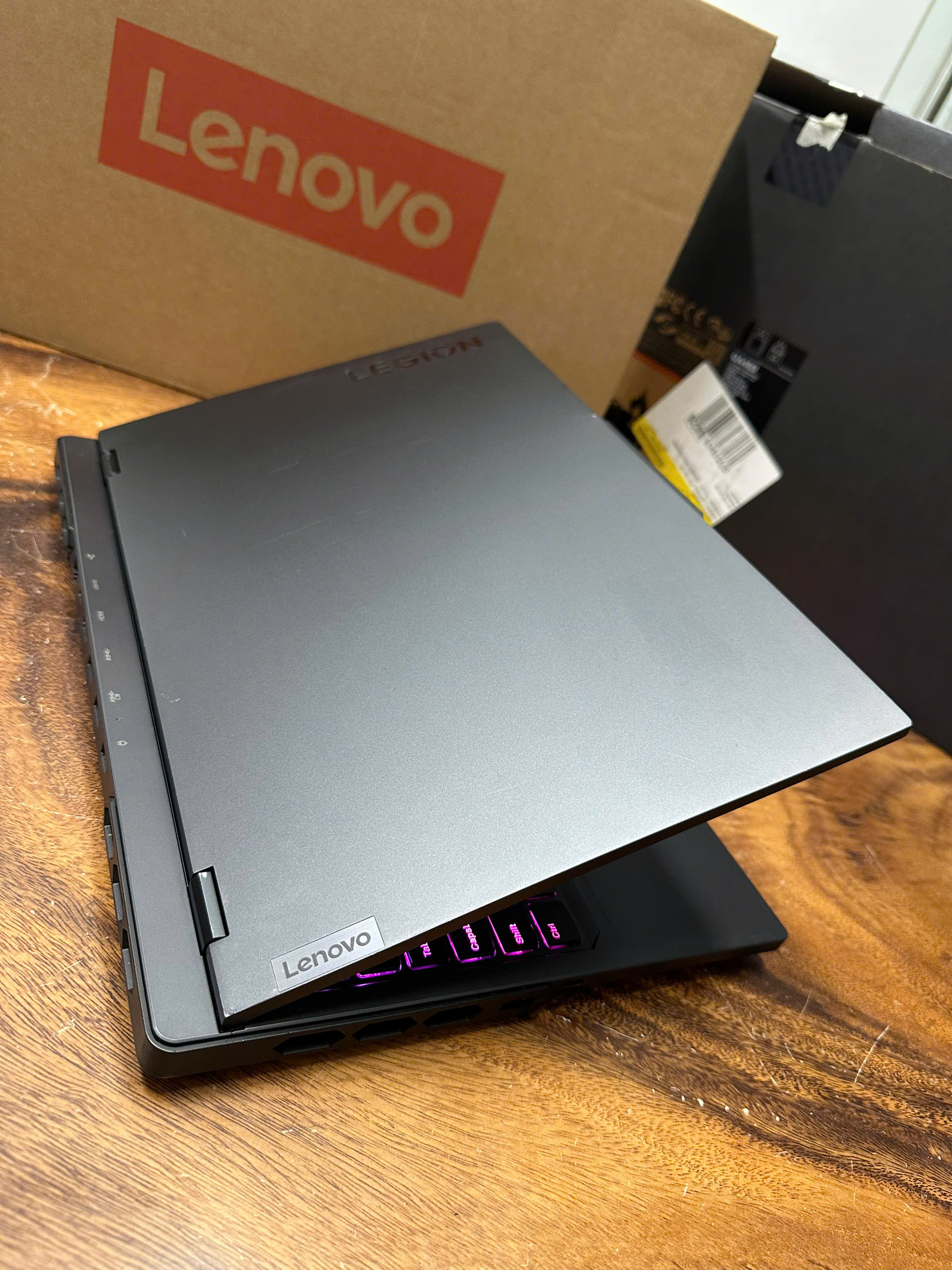 Legion Pro 7 16irx8h (1)