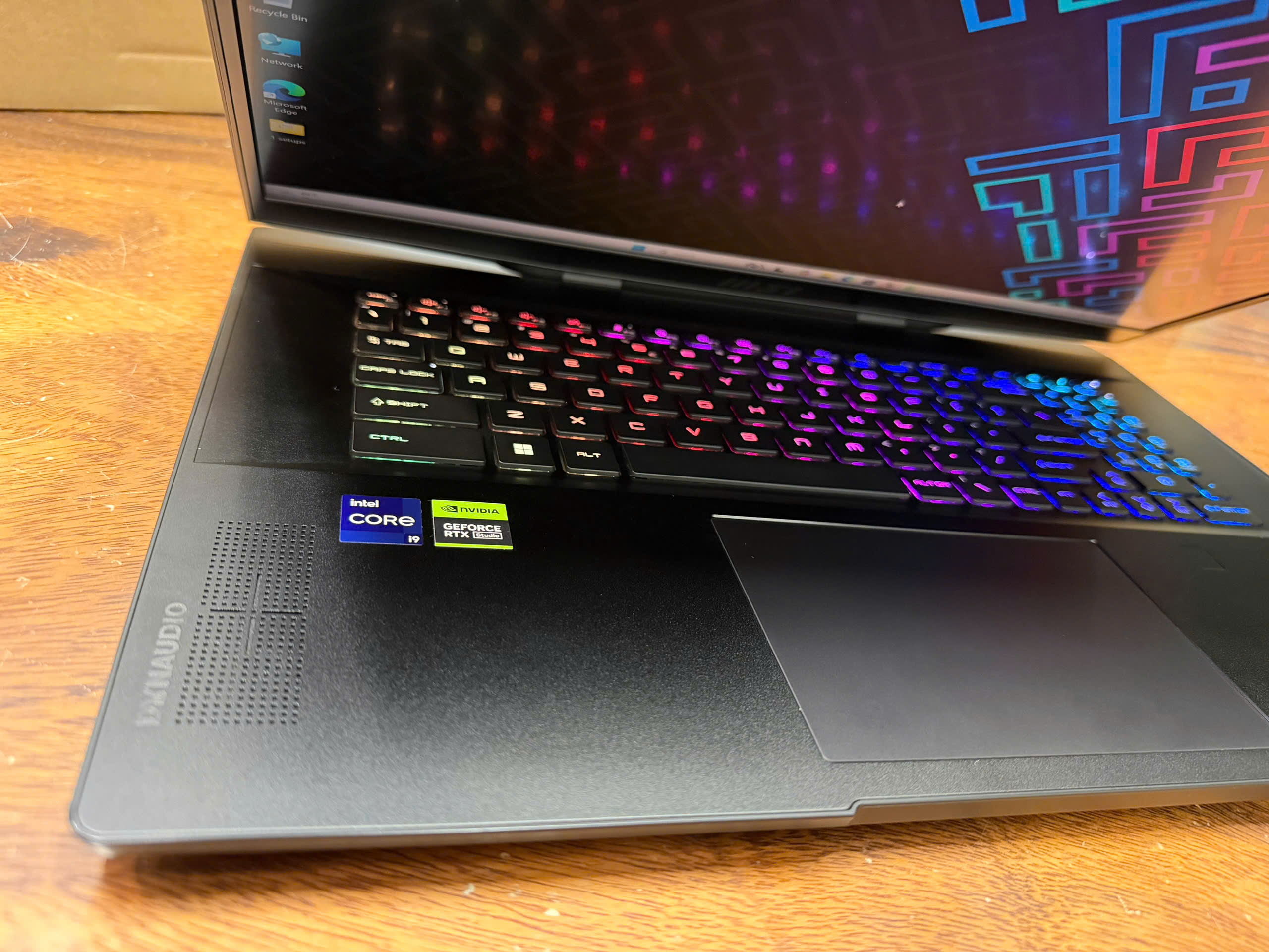 Msi Stealth 17 Studio A13vg (1)