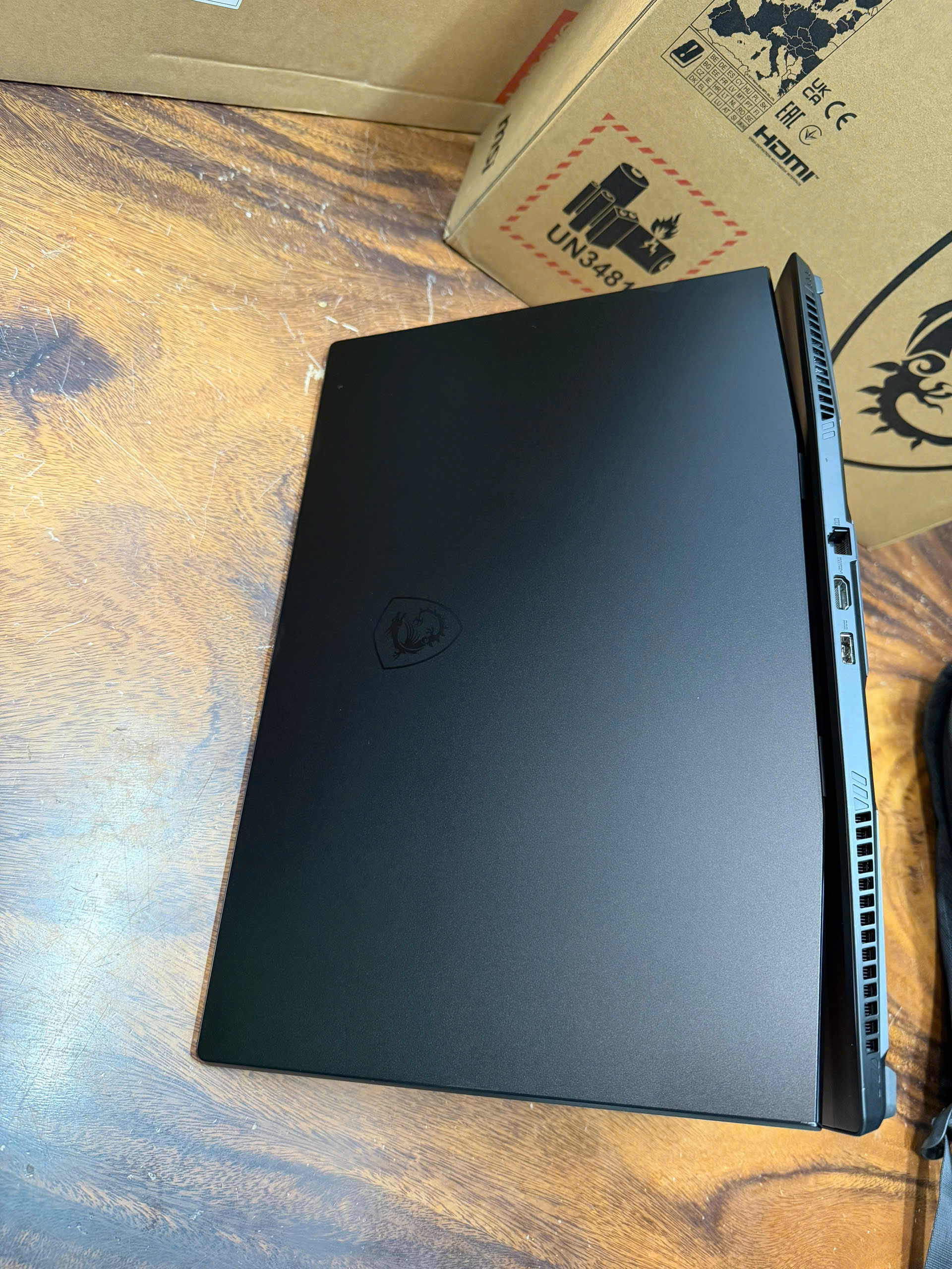 Msi Stealth 17 Studio A13vg (3)