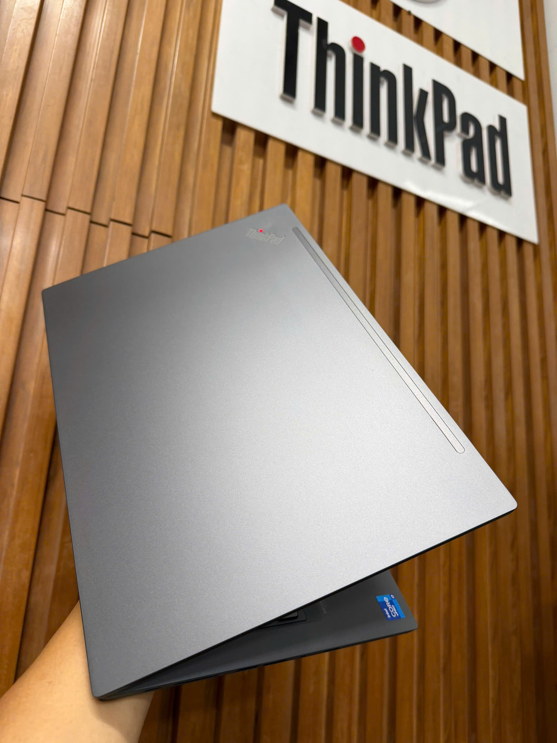 Thinkpad T14 Gen 2 Aluminum (2)