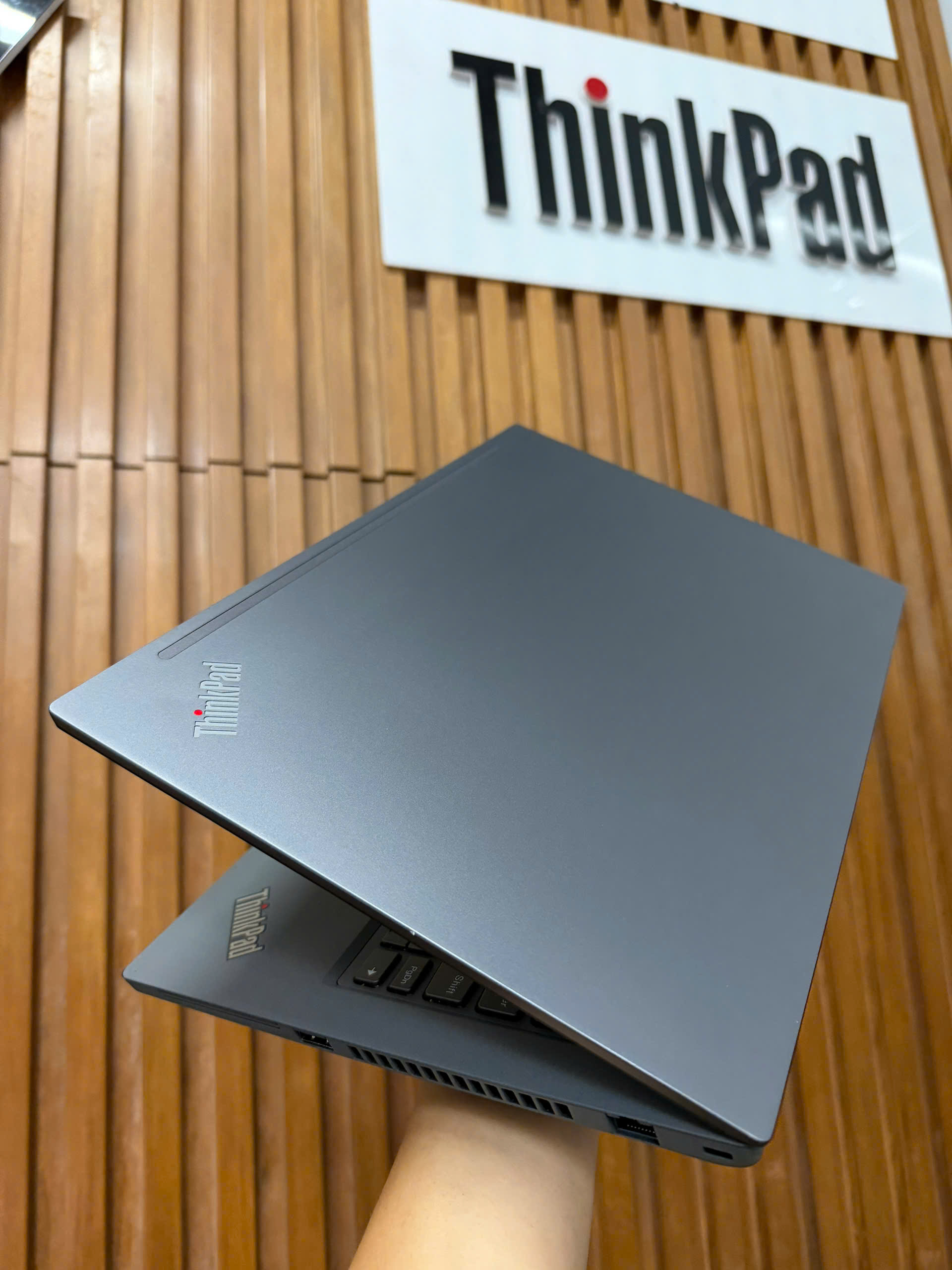 Thinkpad T14 Gen 2 Aluminum (4)