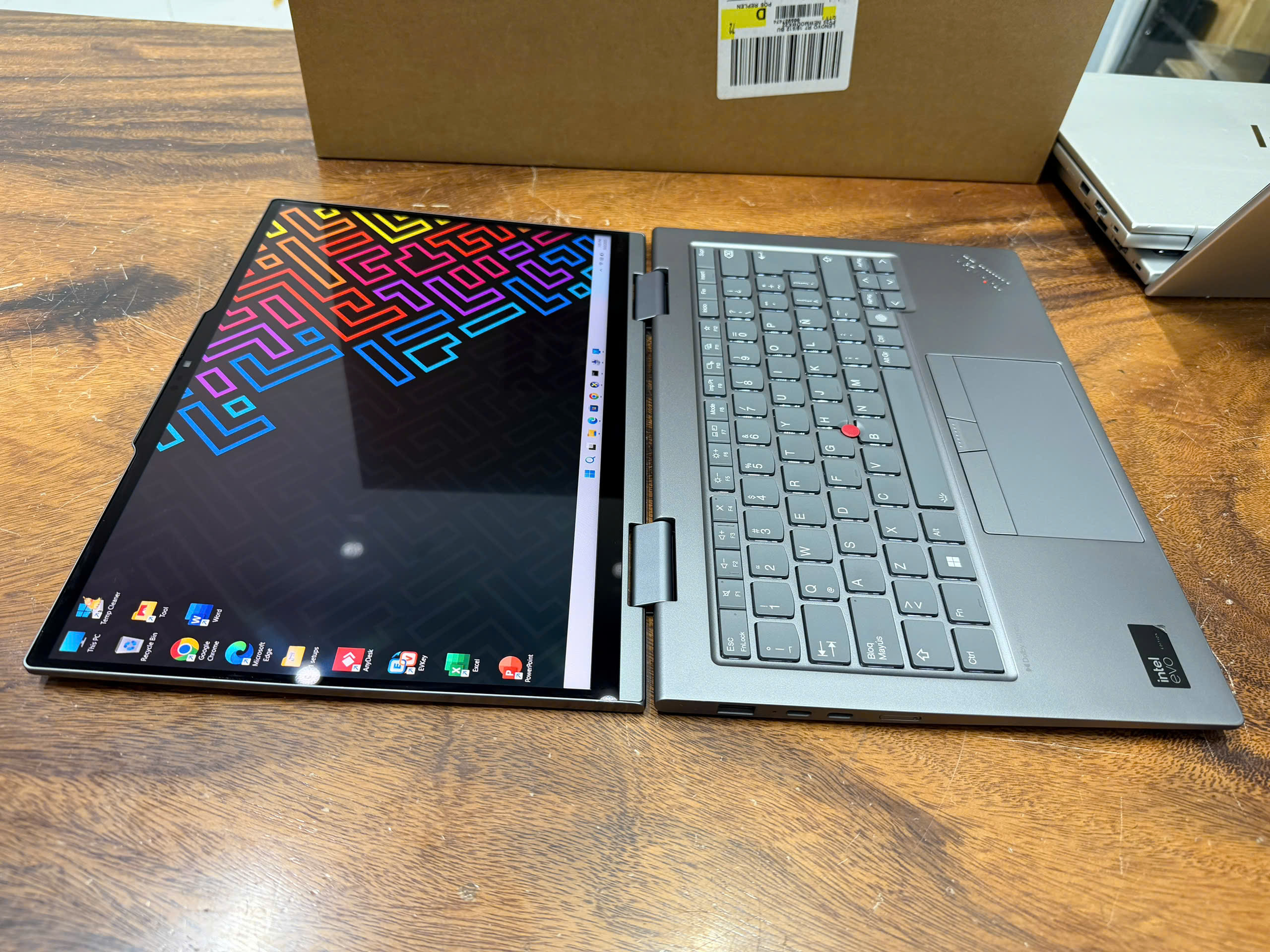 Thinkpad X1 Yoga Gen 9 Ultra 7 (1)