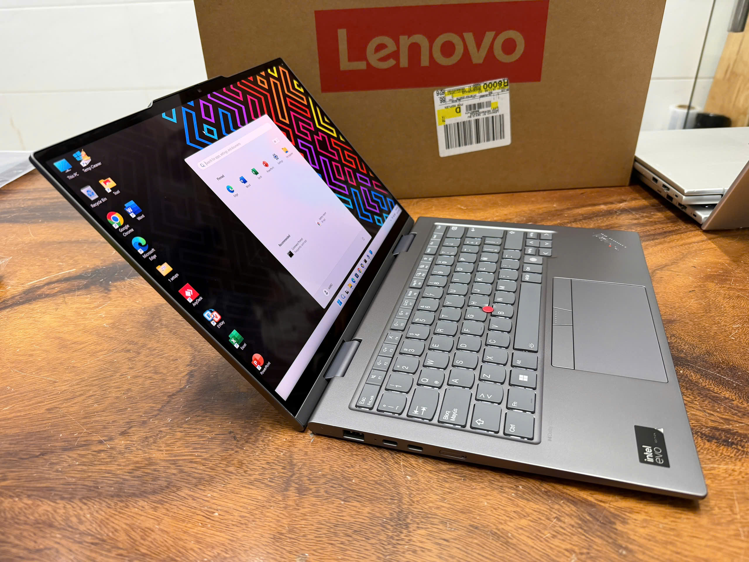 Thinkpad X1 Yoga Gen 9 Ultra 7 (2)