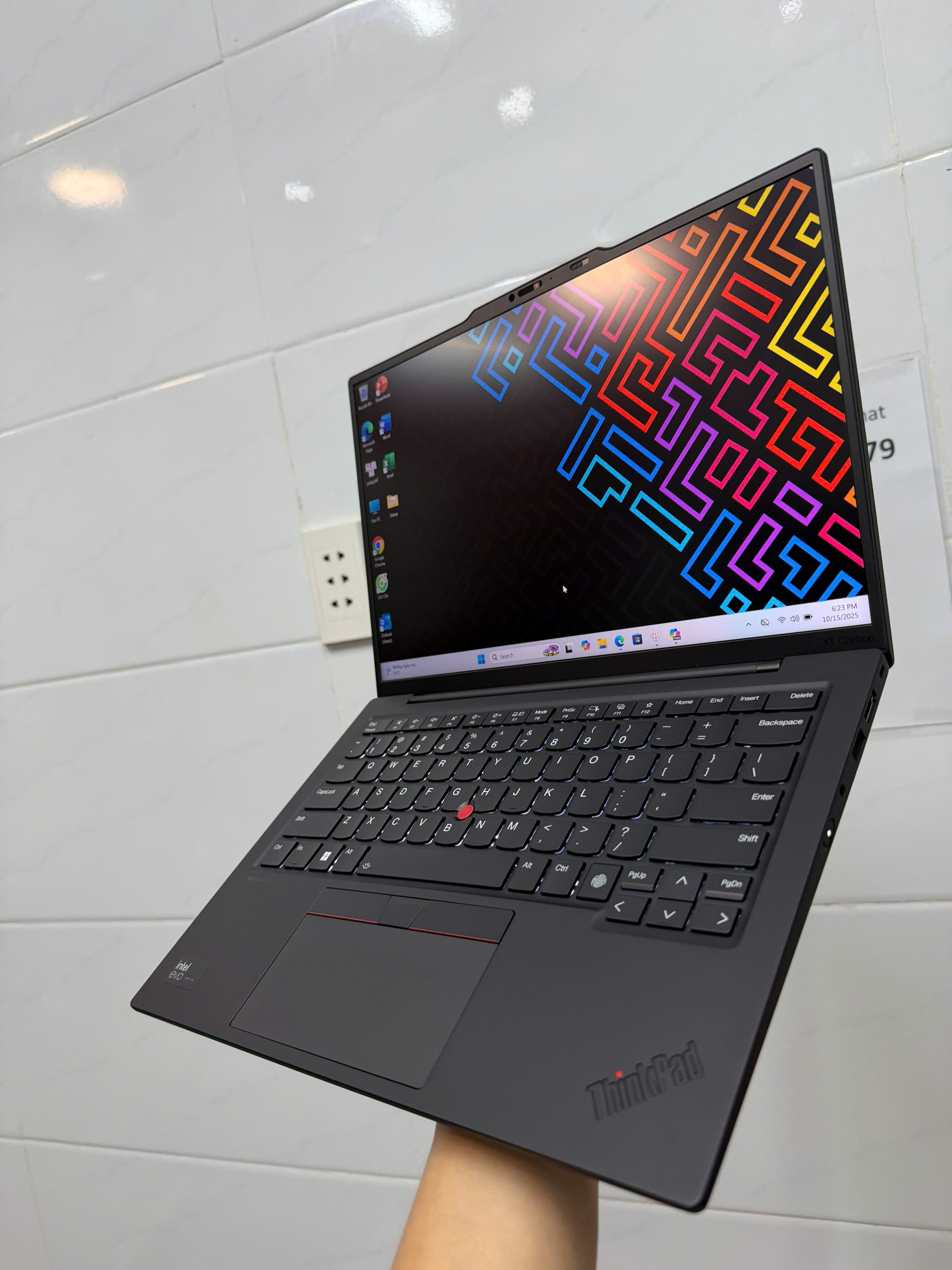 Thinkpad X1 Carbon Gen 12 Made In Vietnam (3)
